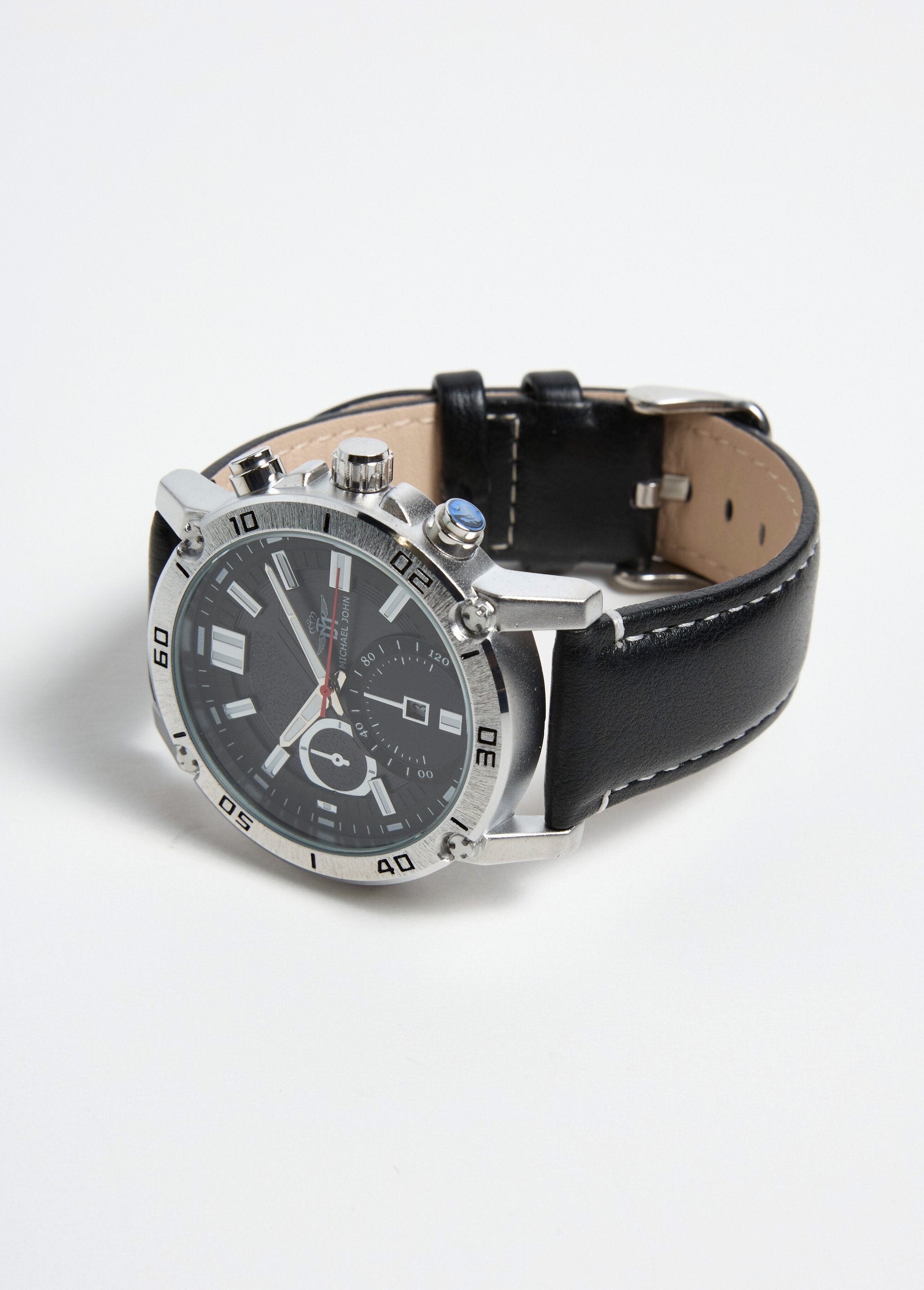 Round_chronograph_watch_in_stainless_steel_and_leather_Black_DE1_slim