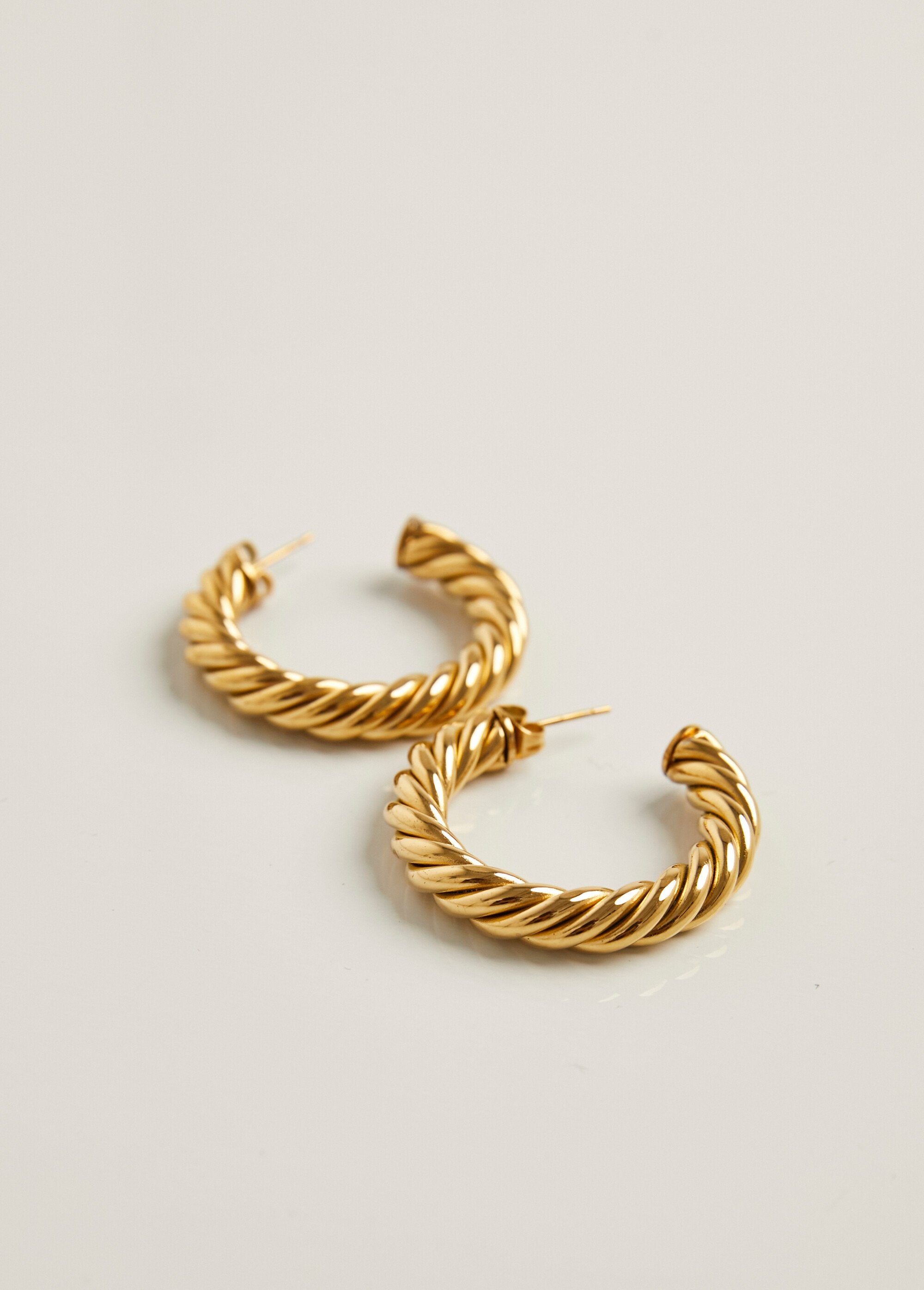 Steel_twisted_hoop_earrings_Golden_DE1_slim
