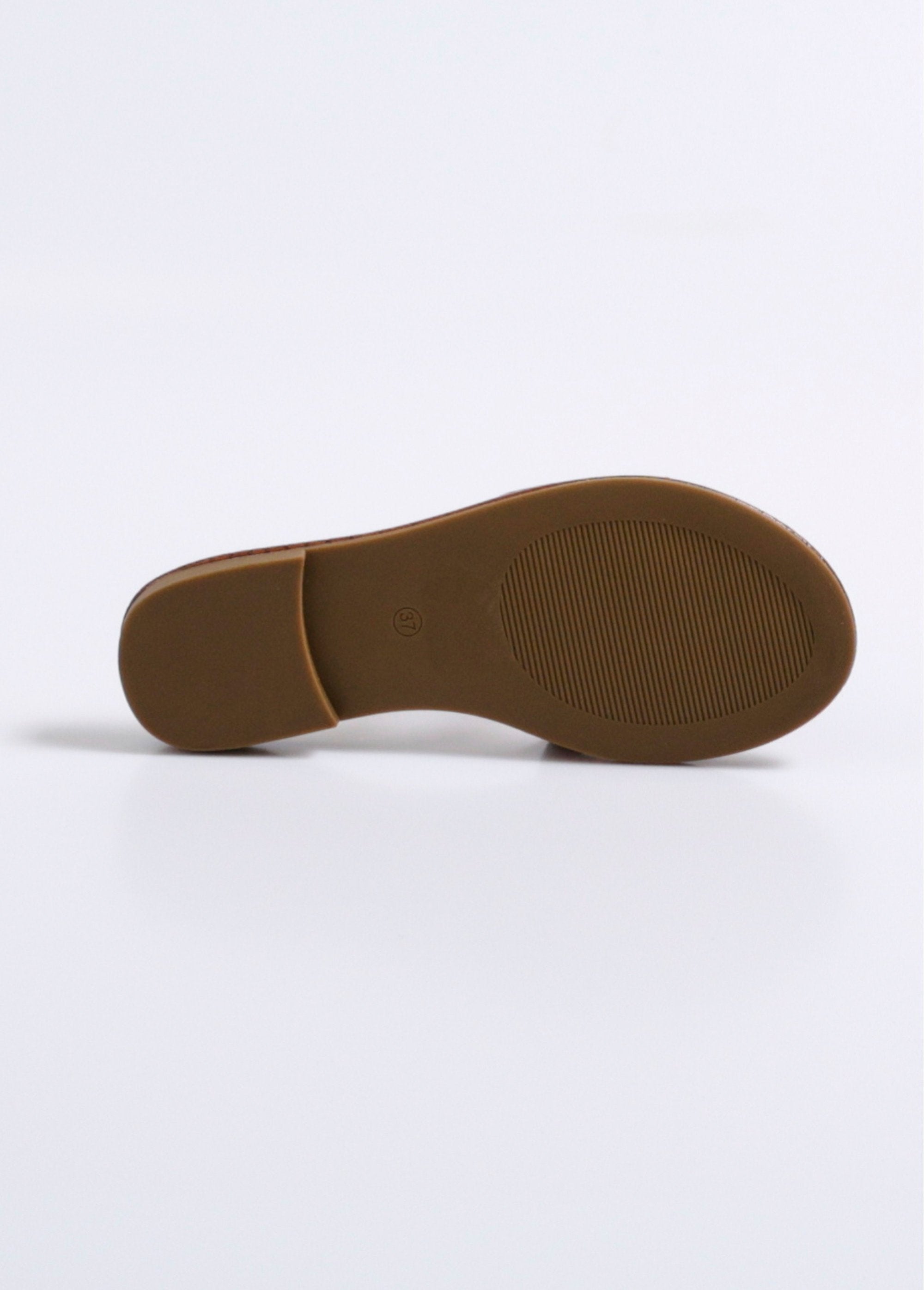 Chic_crocodile-style_flat_mules_camel_UN1_slim