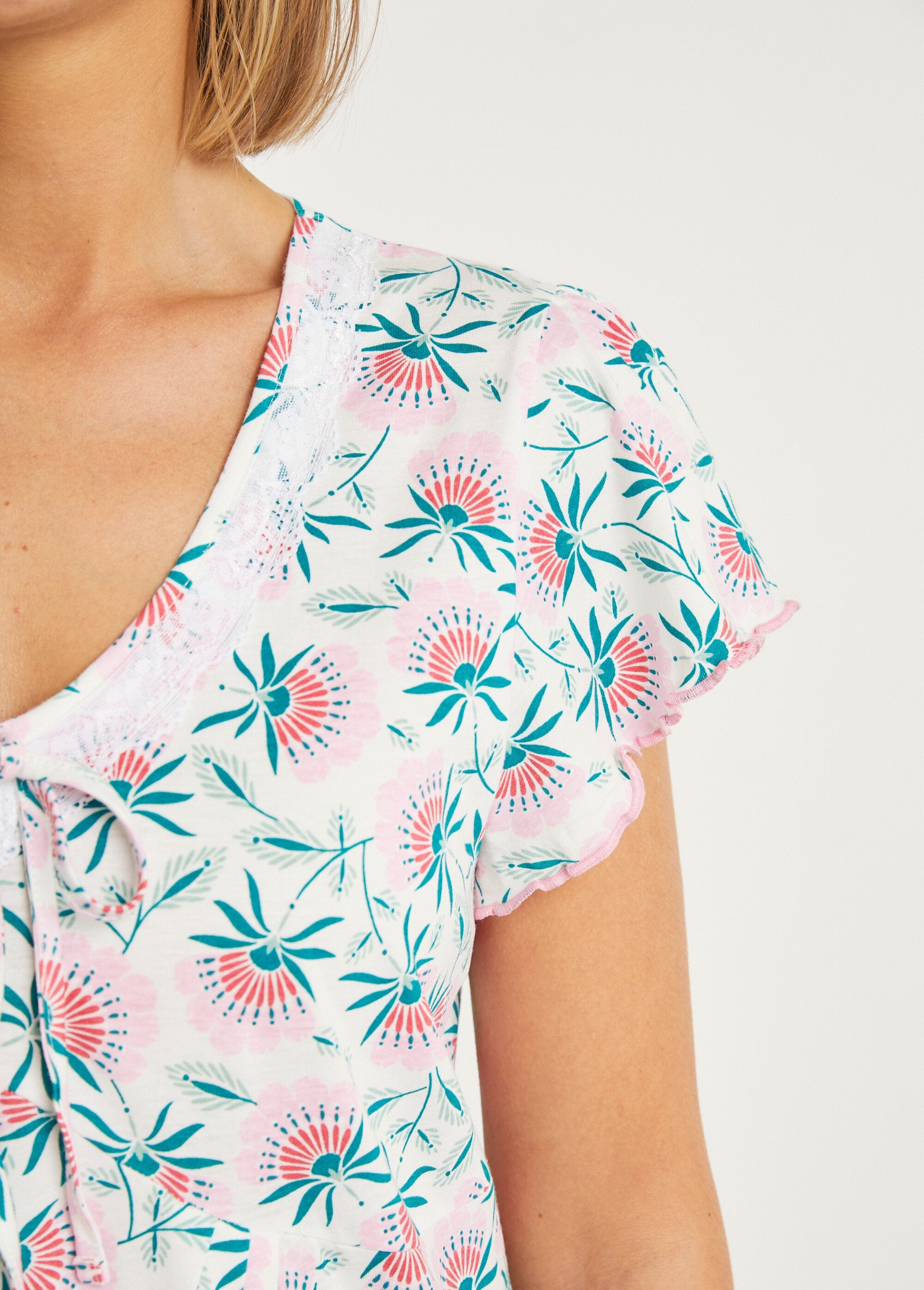 Mid-length_floral_lace_cotton_nightdress_Pink_DE2_slim