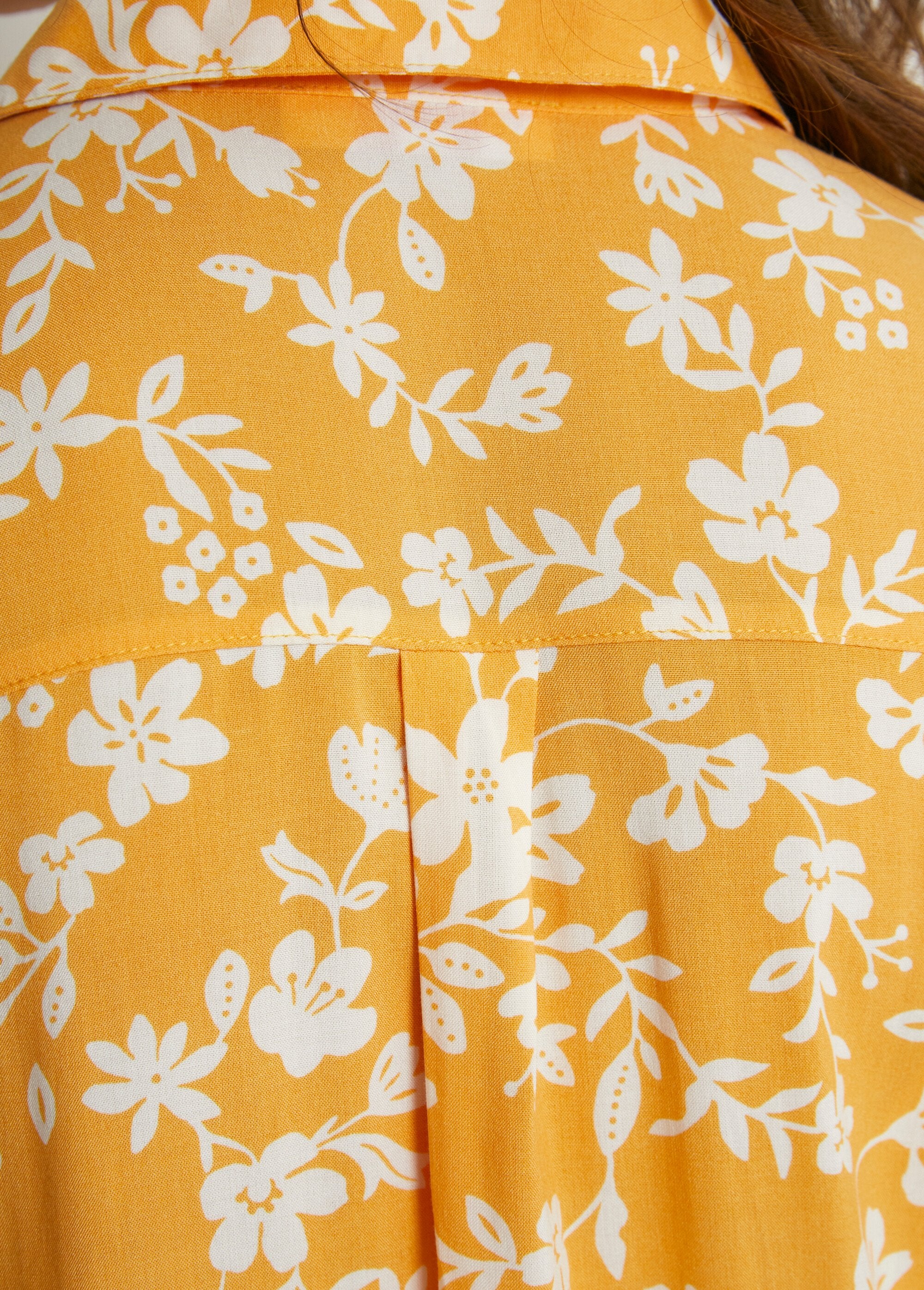 Printed_blouse_with_3/4_sleeves_and_longer_back_Yellow_and_white_DE5_slim