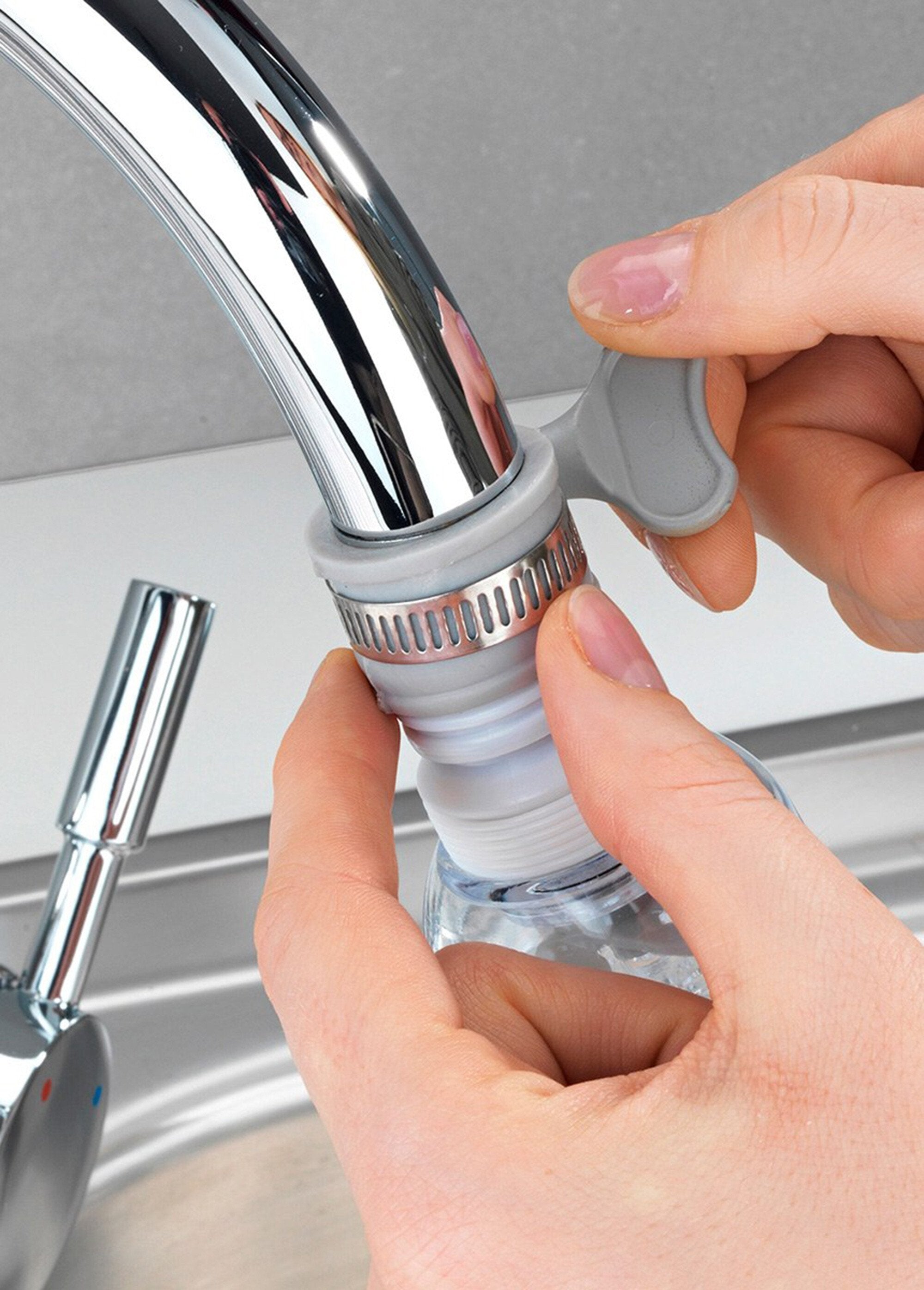 Universal_flexible_shower_head_for_faucet_White_DE1_slim