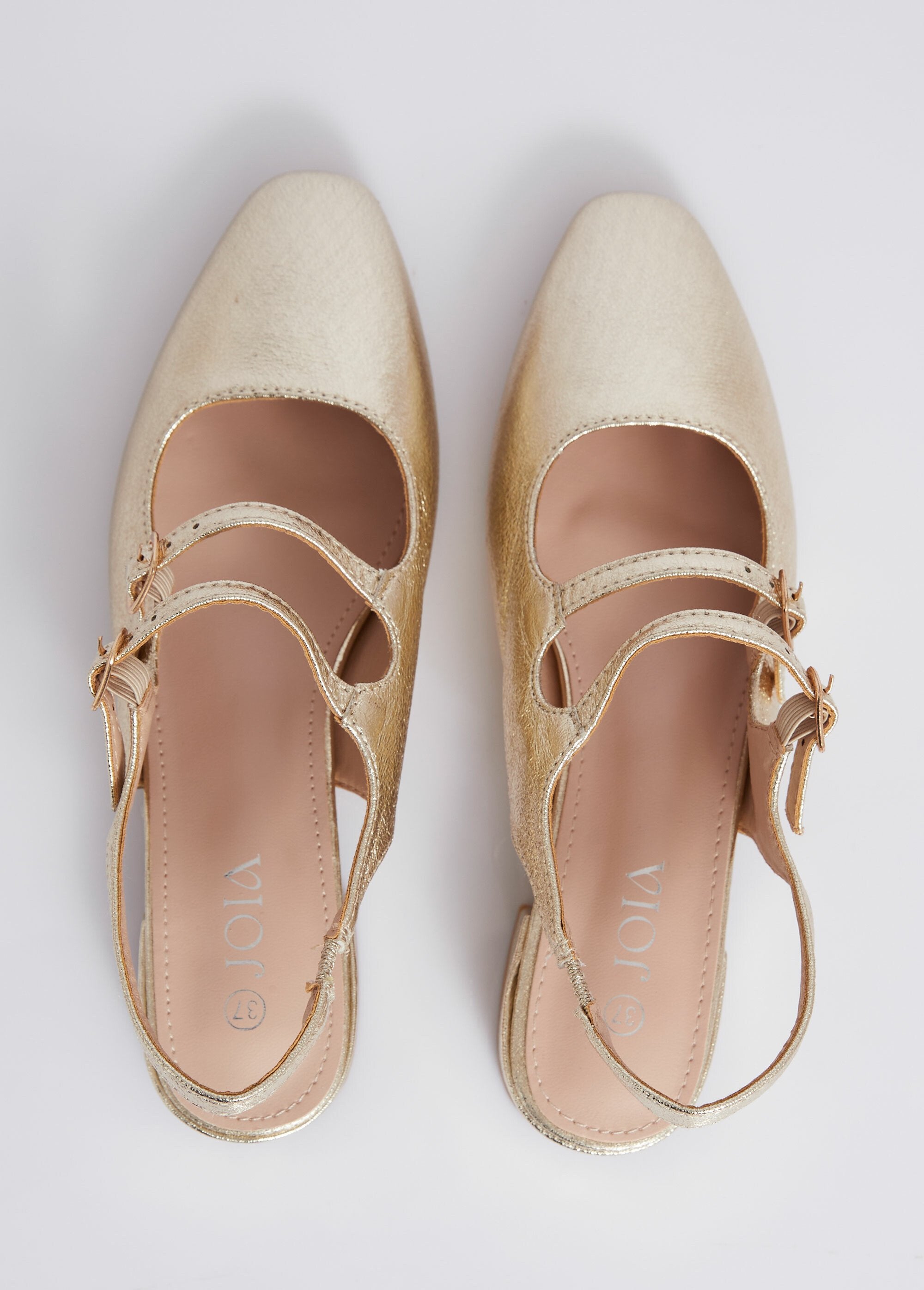 Slingback_pumps_with_thin_straps_Golden_OV1_slim
