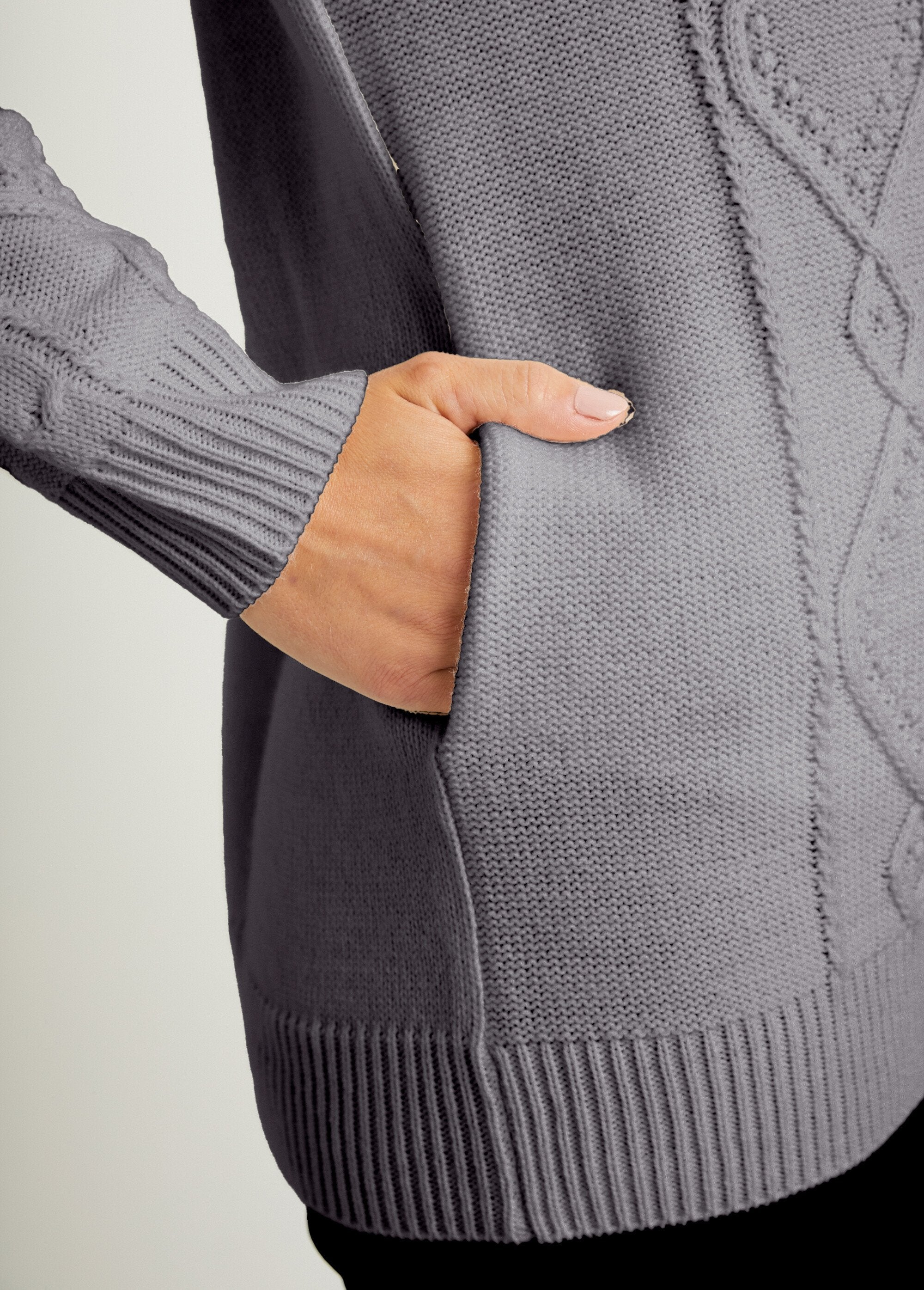 Warm_zipped_cardigan_with_cable_high_collar_Gray_DE3_slim