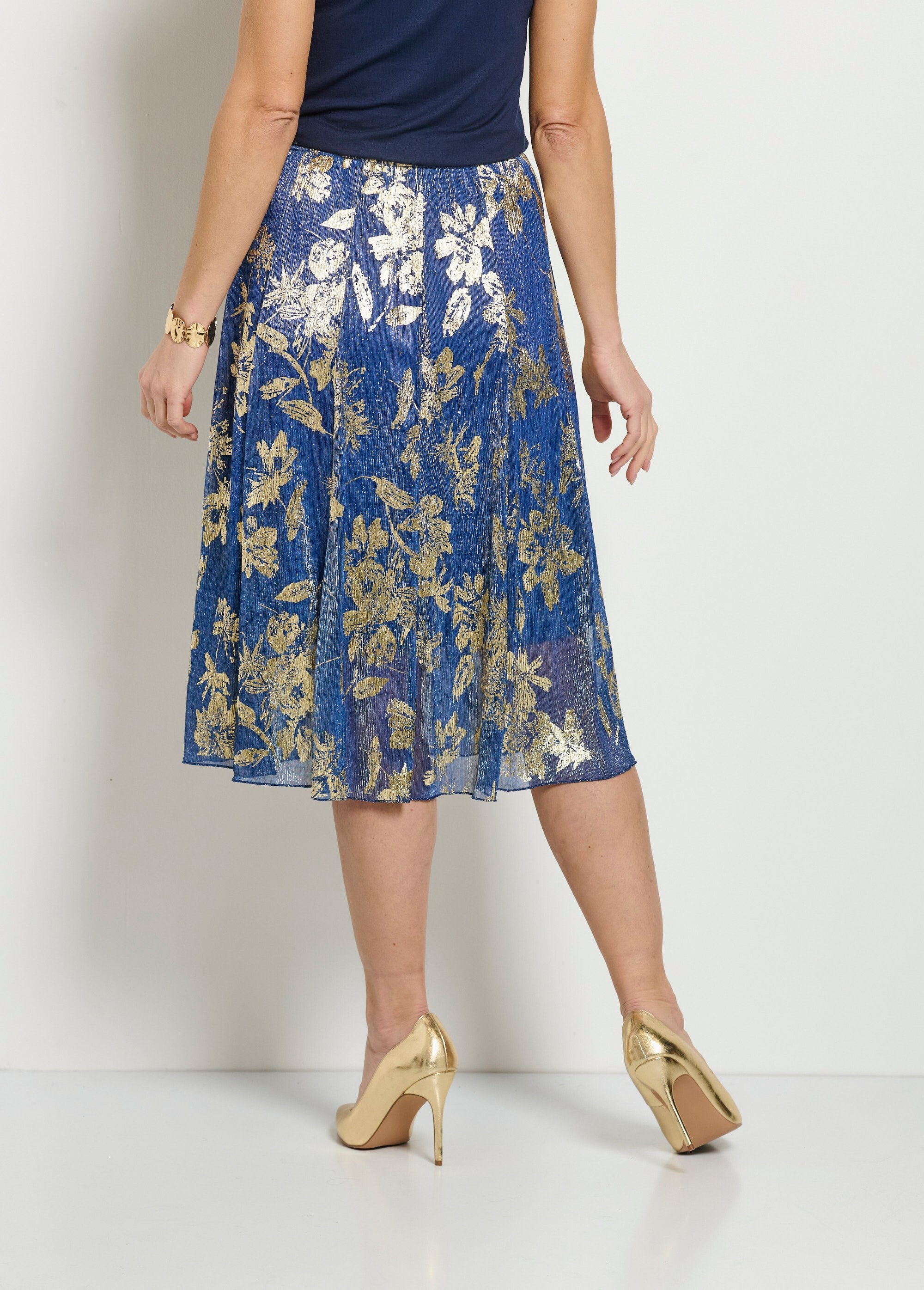 Wide_mid-length_skirt_with_golden_foliage_print_Blue_DO1_slim