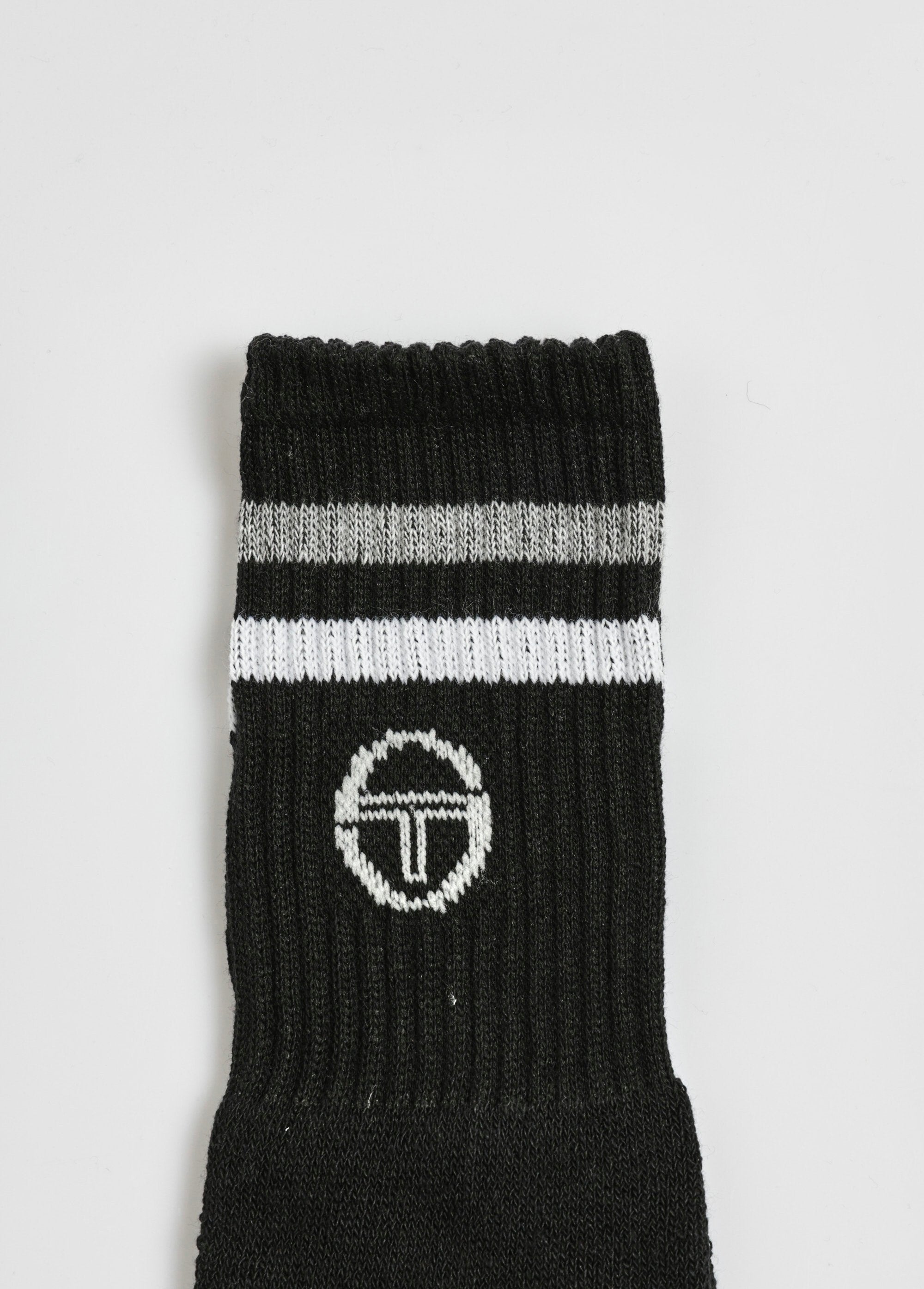 Pack_of_3_lined_sports_socks_Black_matching_DE4_slim