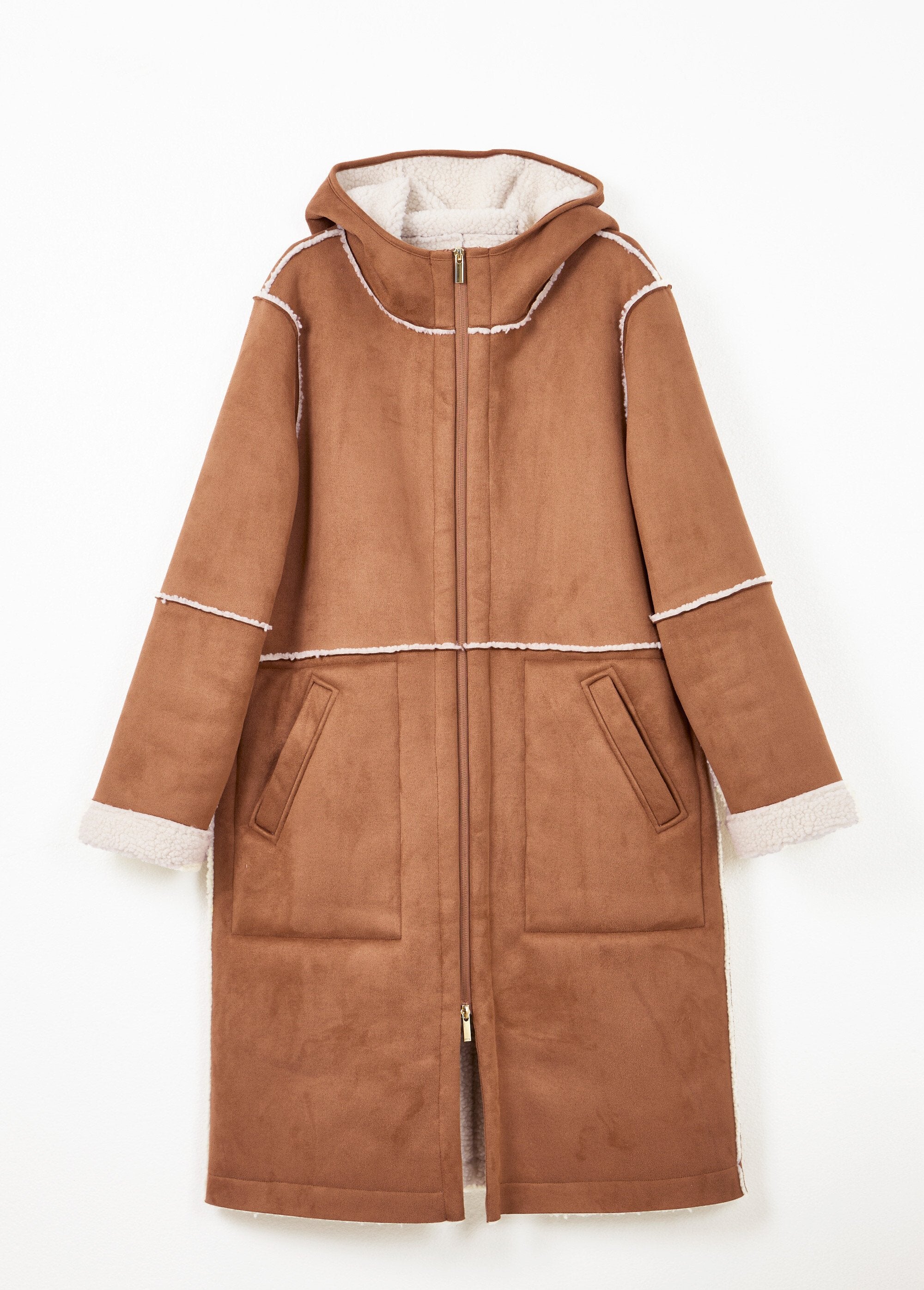 Warm_shearling-effect_hooded_zip-up_coat_camel_AP1_slim