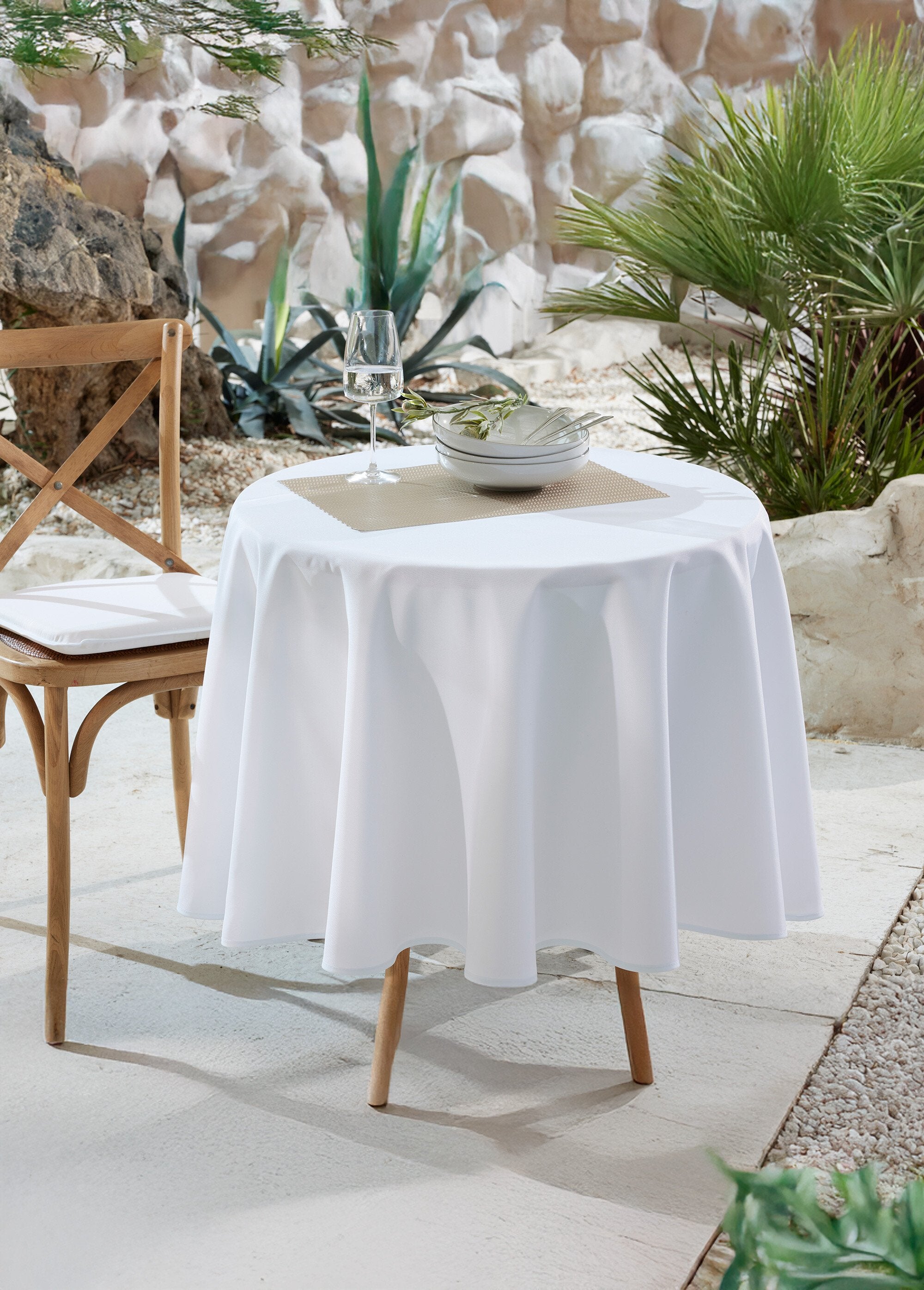 Plain_tablecloth,_easy_care_Chalk_FA1_slim