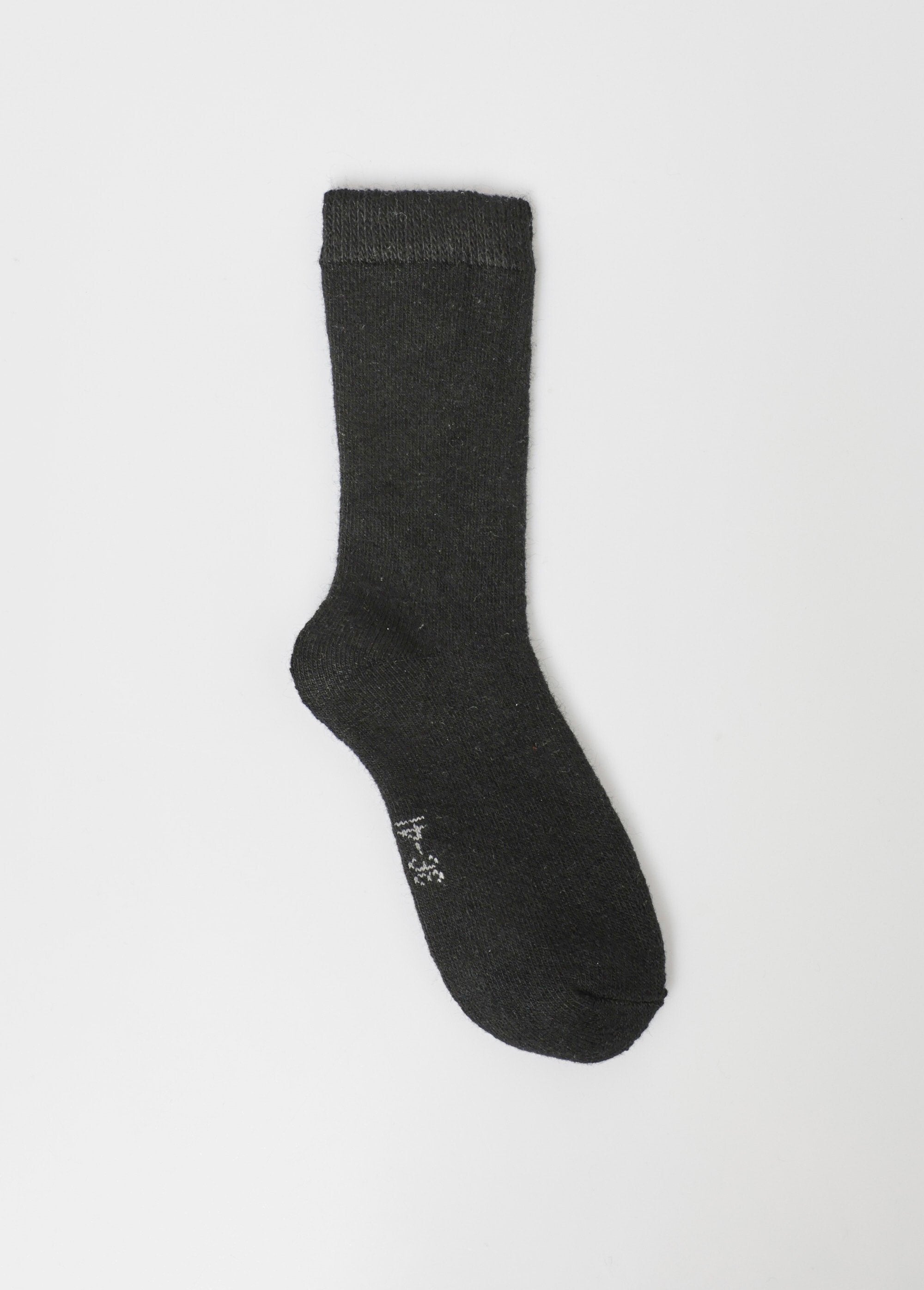 Pair_of_warm_wool_socks_Black_DE1_slim
