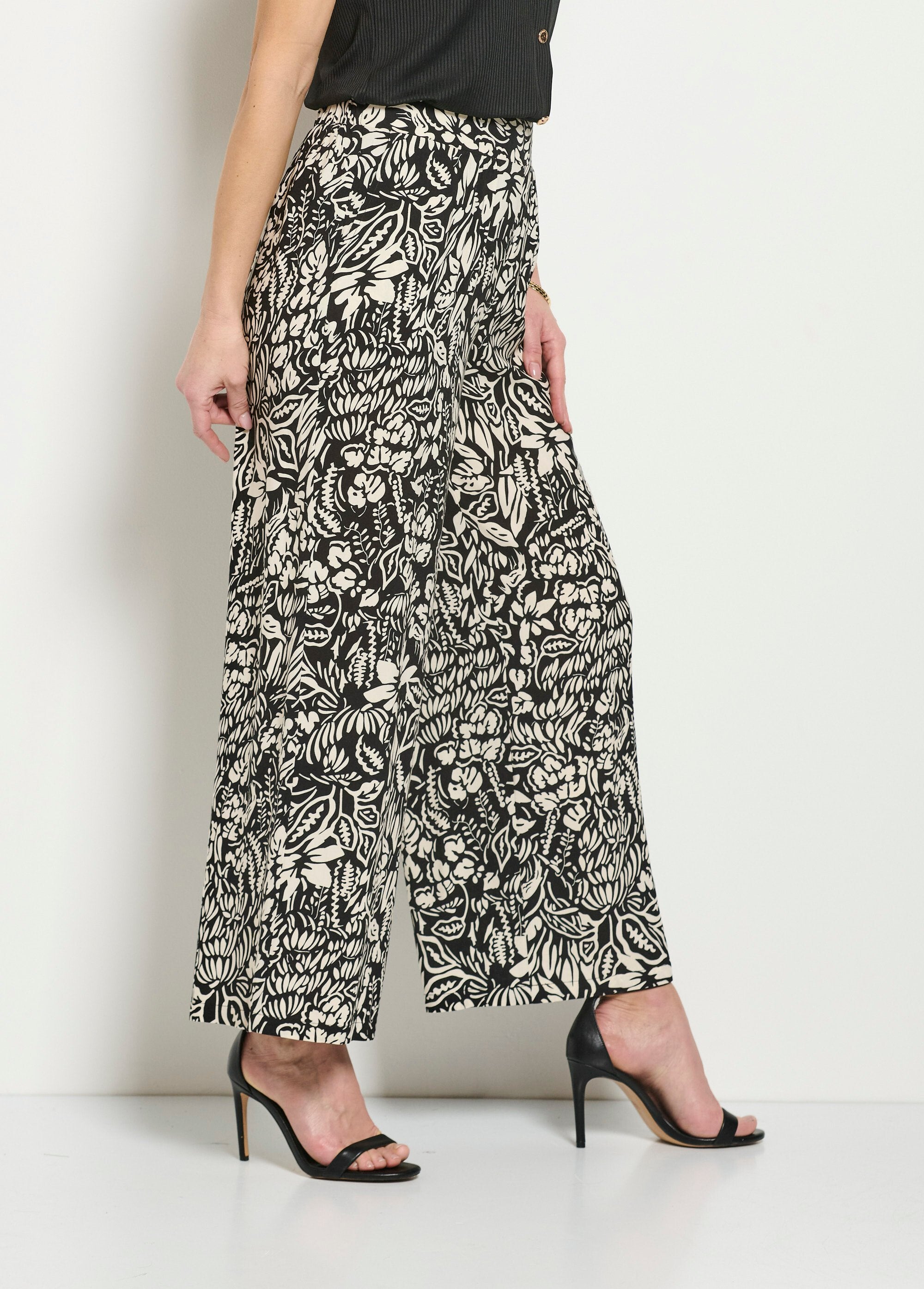 Wide_floral_or_plain_elasticated_waist_pants_Black_and_ecru_DR1_slim