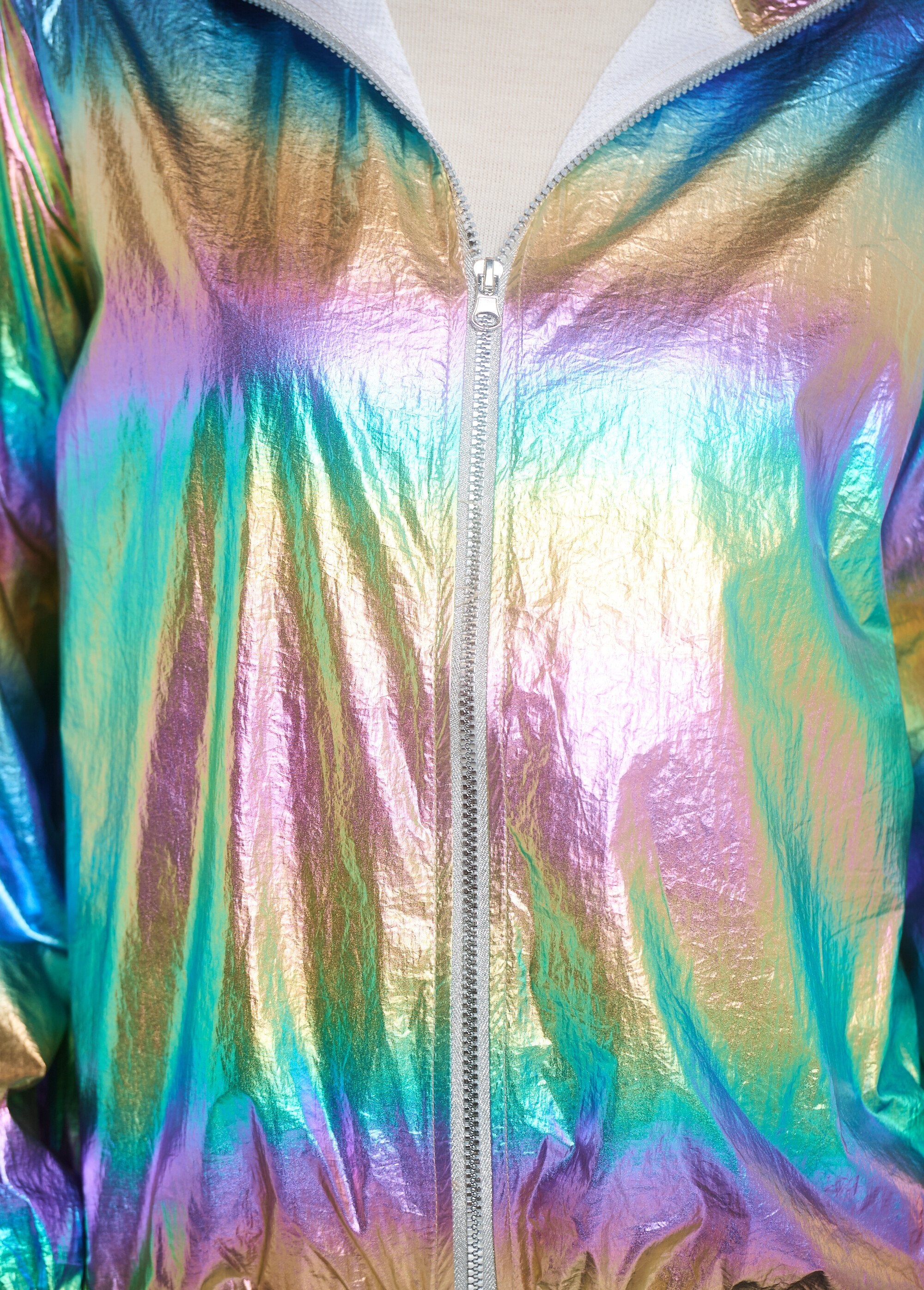 Trendy_shiny_hooded_parka_Iridescent_violet_DE2_slim