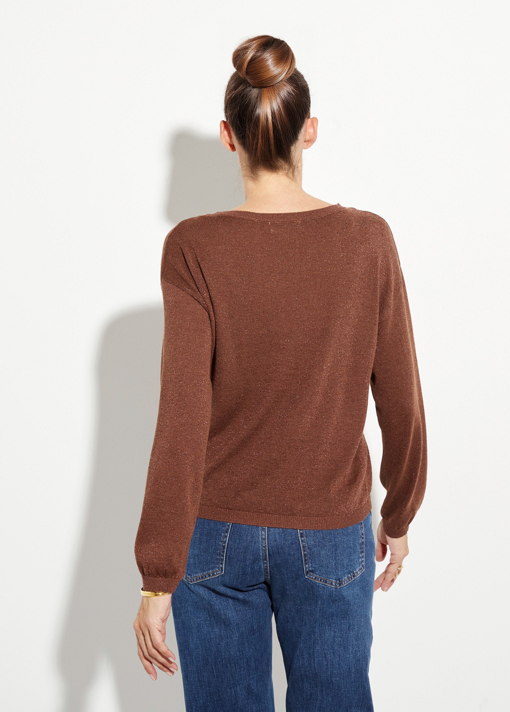 Cropped_sweater_in_fine_metallic_knit_Brown_DO1_slim
