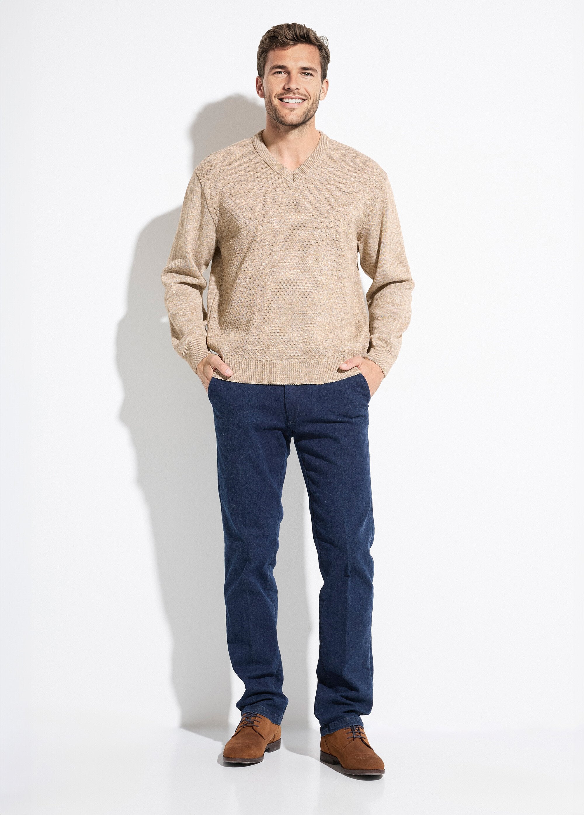 Fancy_knit_wool_sweater_with_V-neck_and_long_sleeves_Beige_SF1_slim