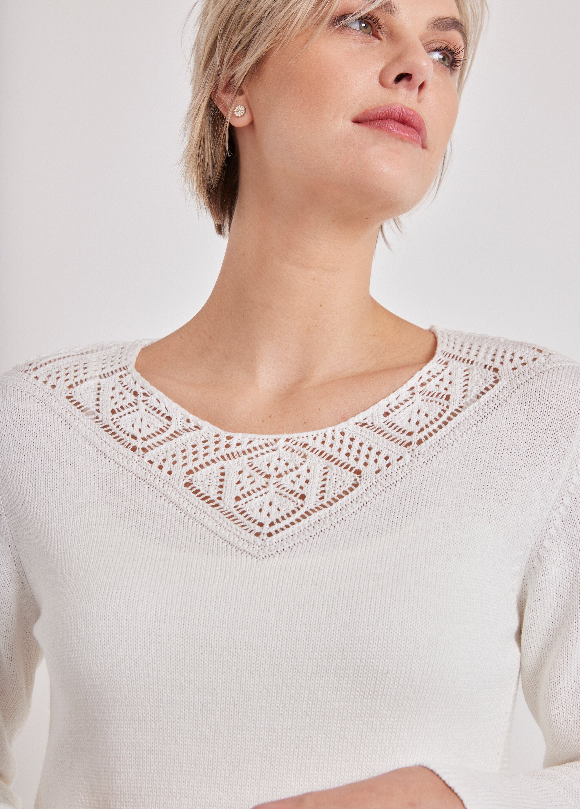 Long-sleeved_fancy_knit_sweater_White_DE1_slim