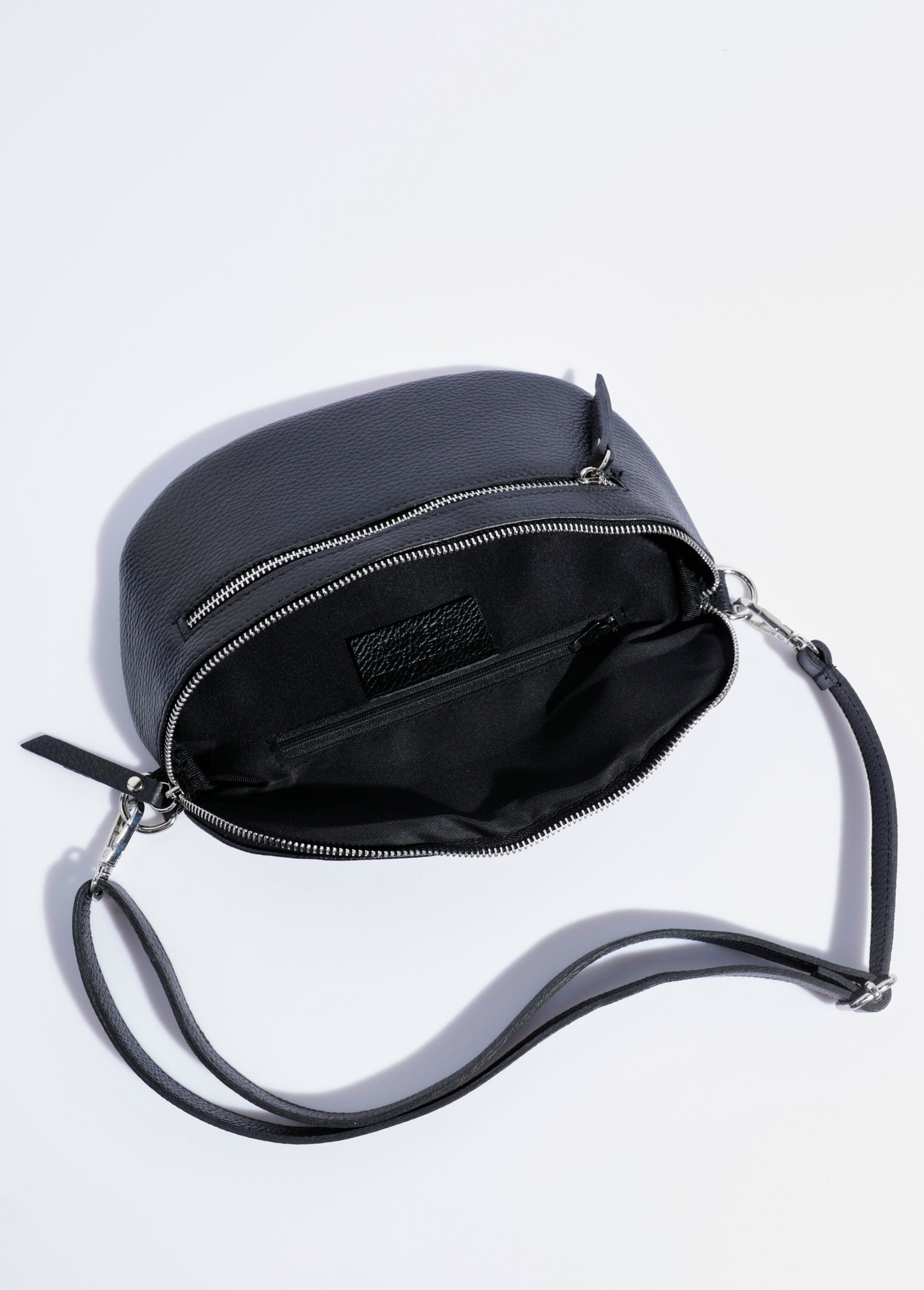 Double_zip_leather_fanny_pack_Black_DE1_slim