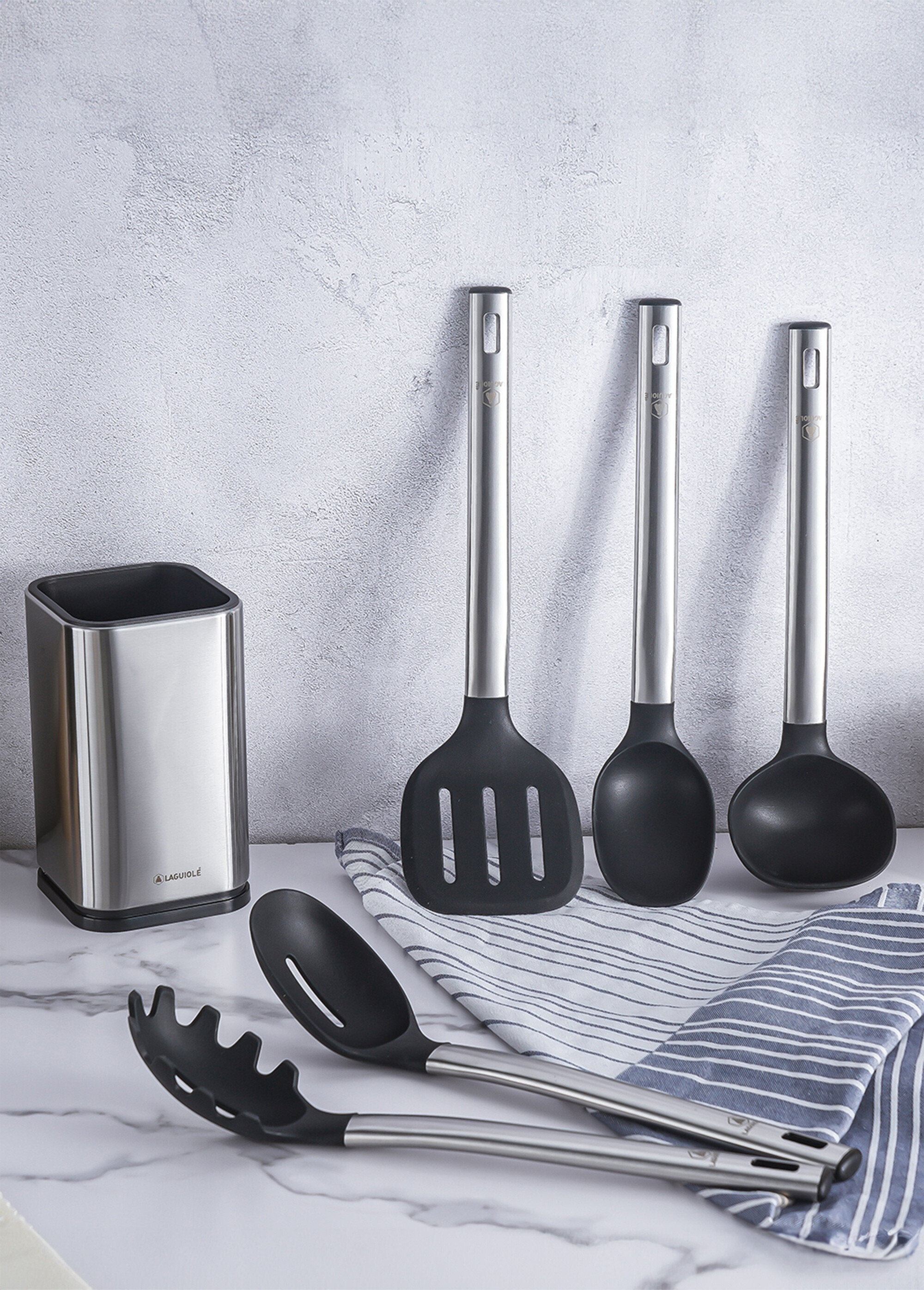 Set_of_5_kitchen_utensils,_Harmony_Silver_and_black_DE2_slim