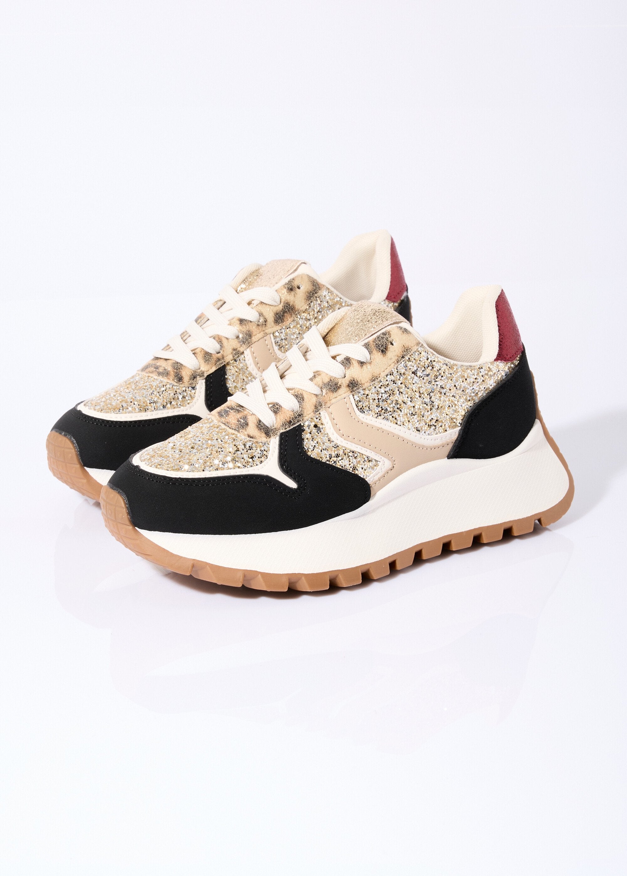 Sequined_sneakers_with_thick_soles_Black_and_gold_DE1_slim