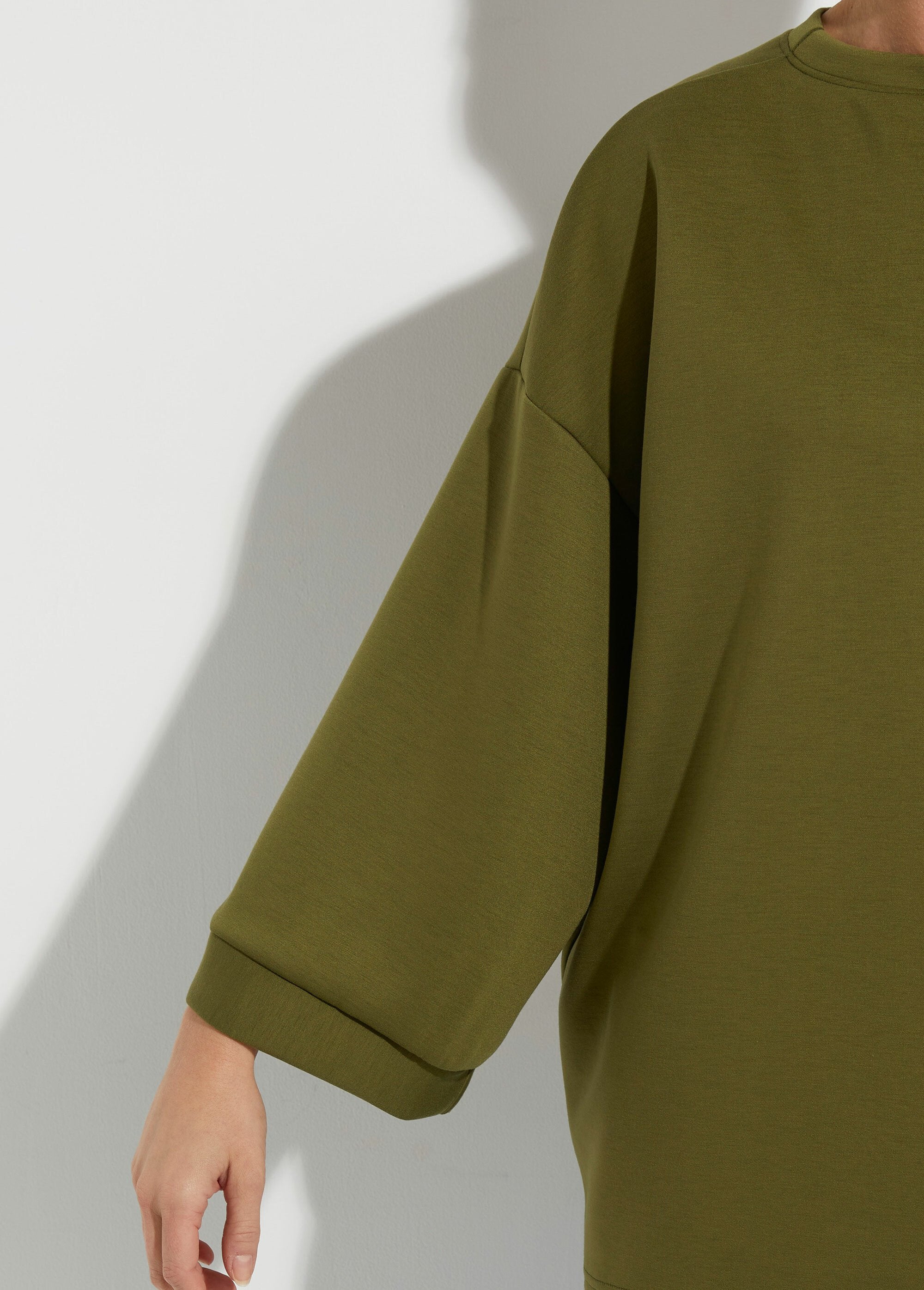Wide_round_neck_sweatshirt,_3/4_sleeves_Olive_green_DE1_slim