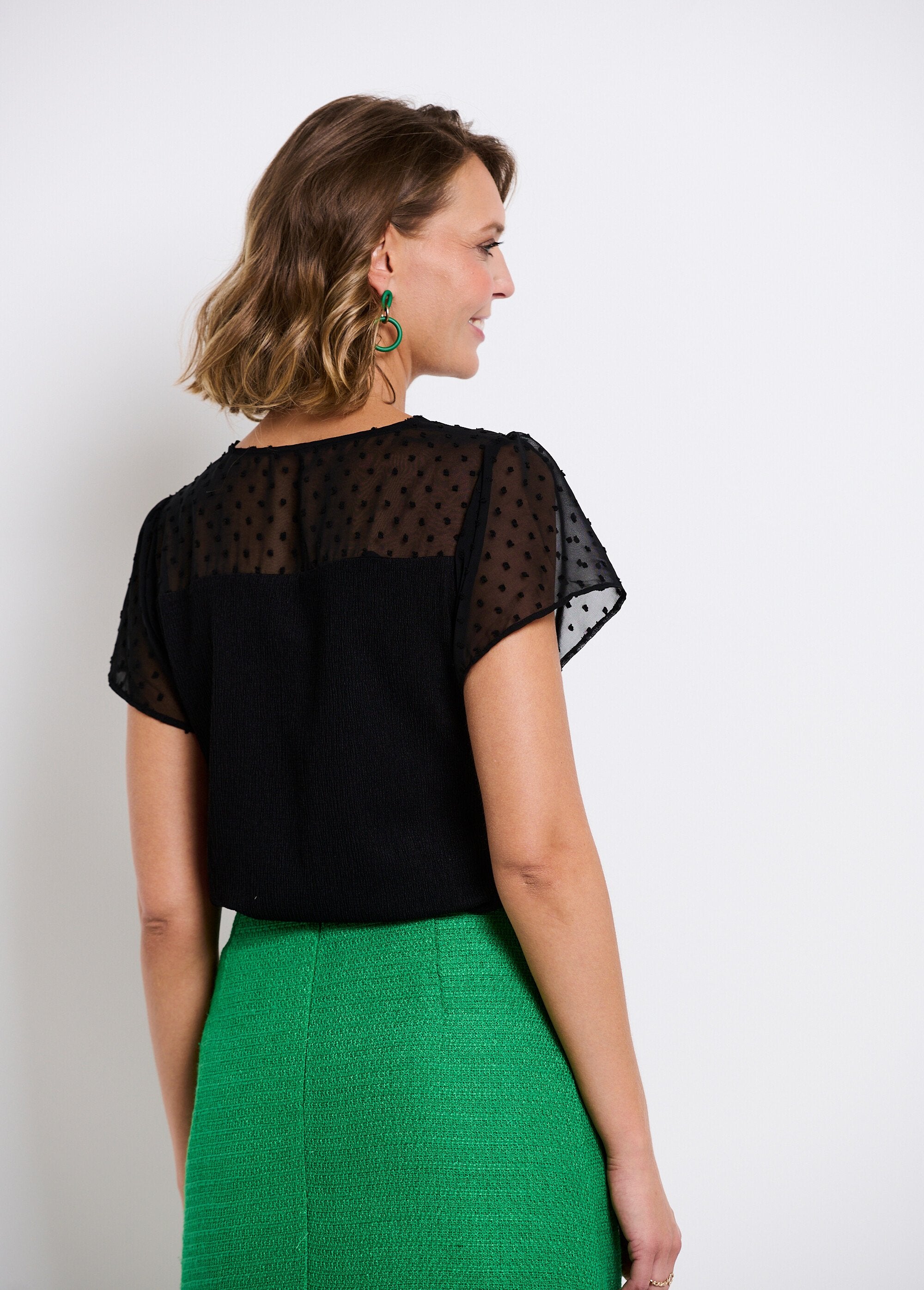 T-shirt_col_V_plumetis_manches_courtes_Noir_DO1_slim