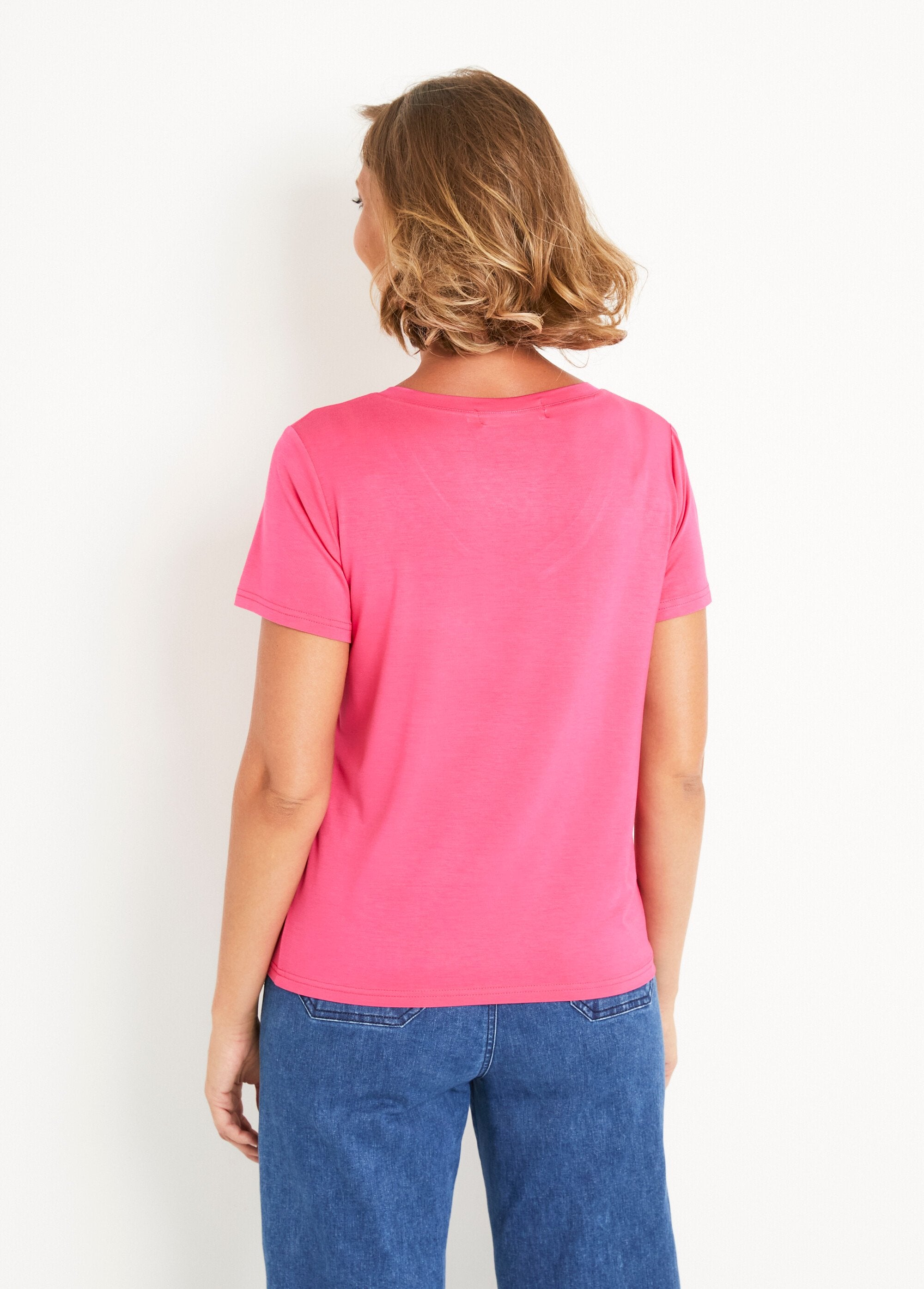 Short-sleeved_V-neck_fluid_t-shirt_Fuchsia_DO1_slim