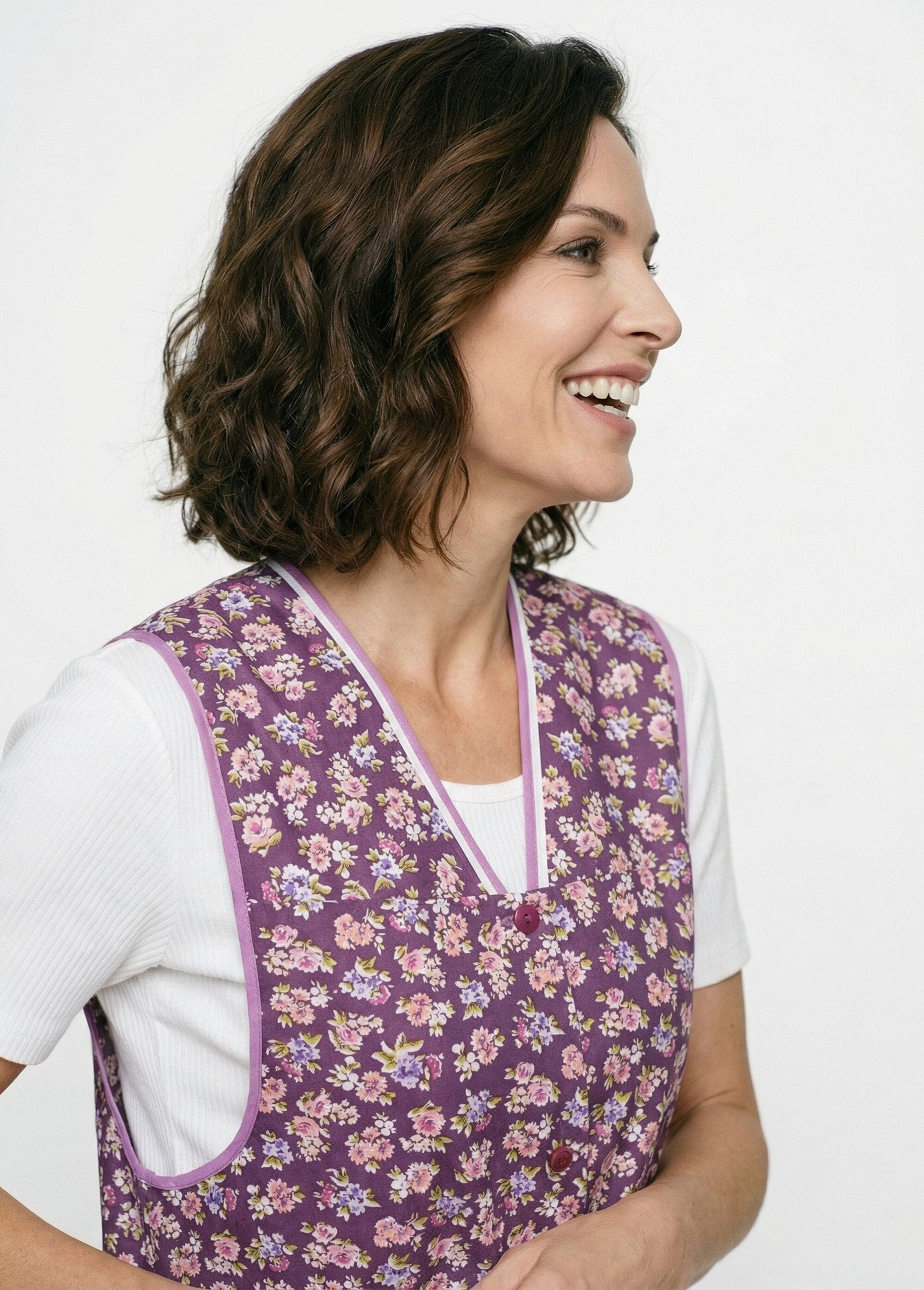 Short_printed_apron_with_wide_armholes_Parma_background_DE1_slim