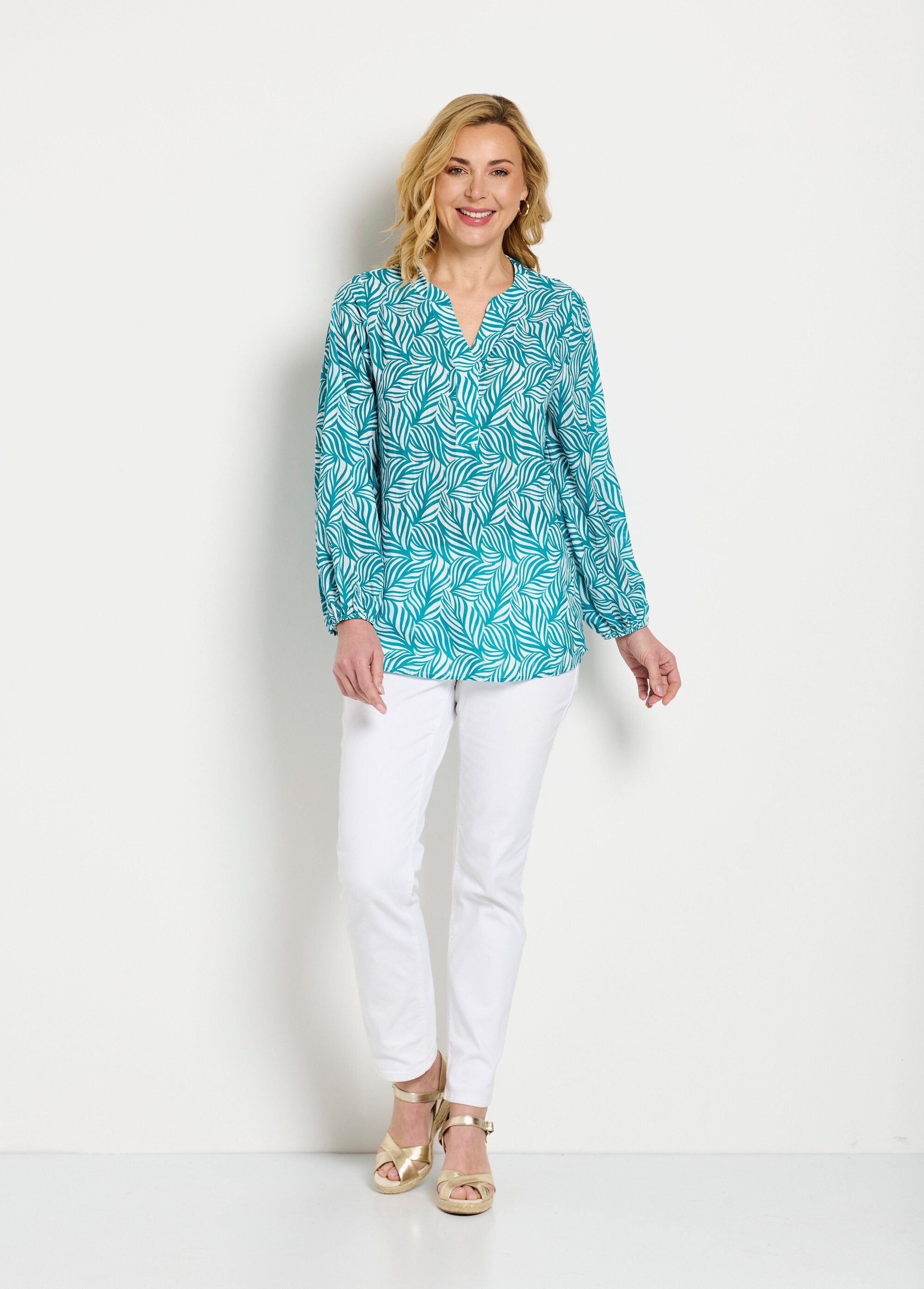 Long_buttoned_tunic_with_3/4_sleeves_Green_and_white_SF1_slim