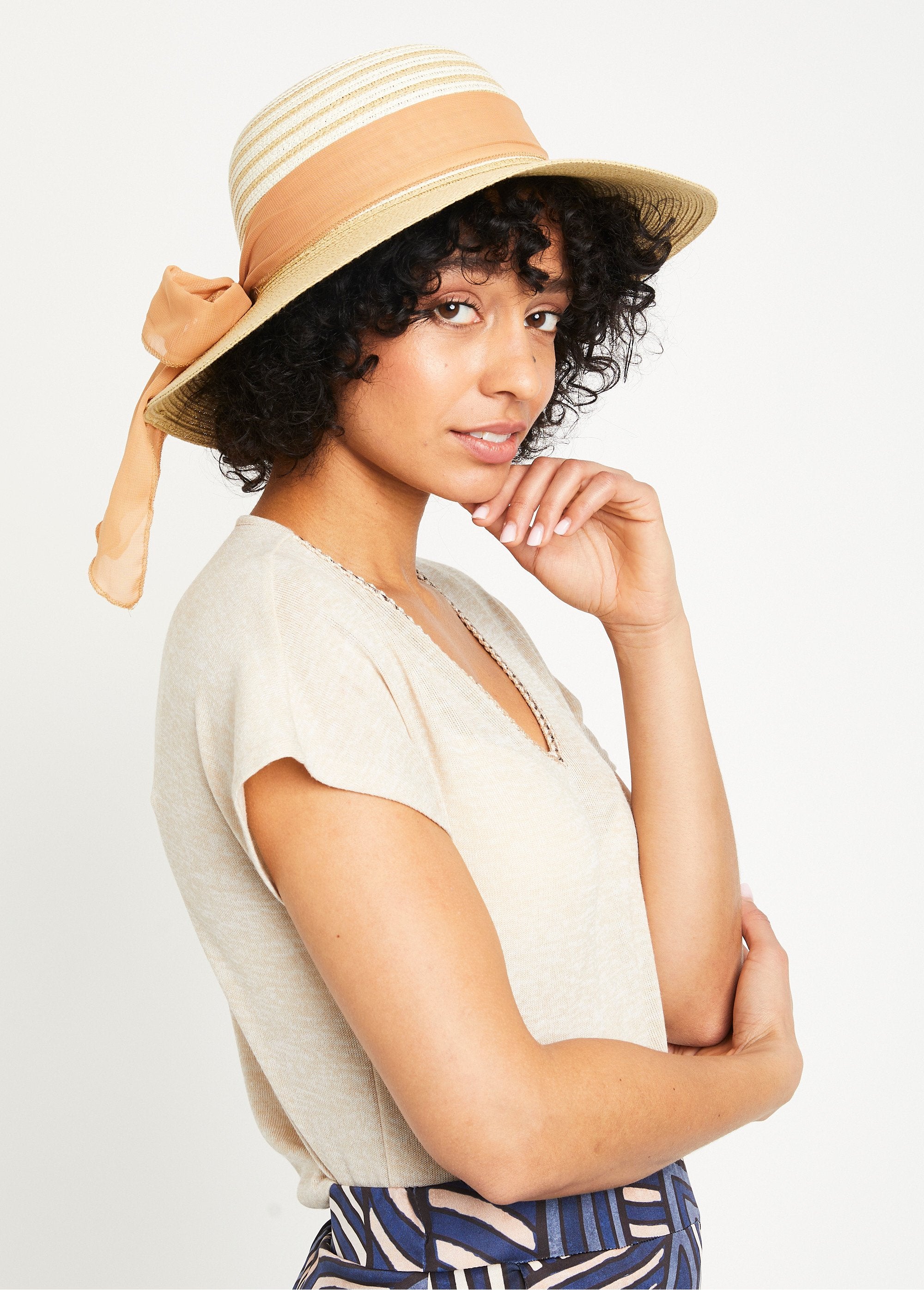 Striped_straw_hat_with_ribbon_and_bow_Beige_FA1_slim