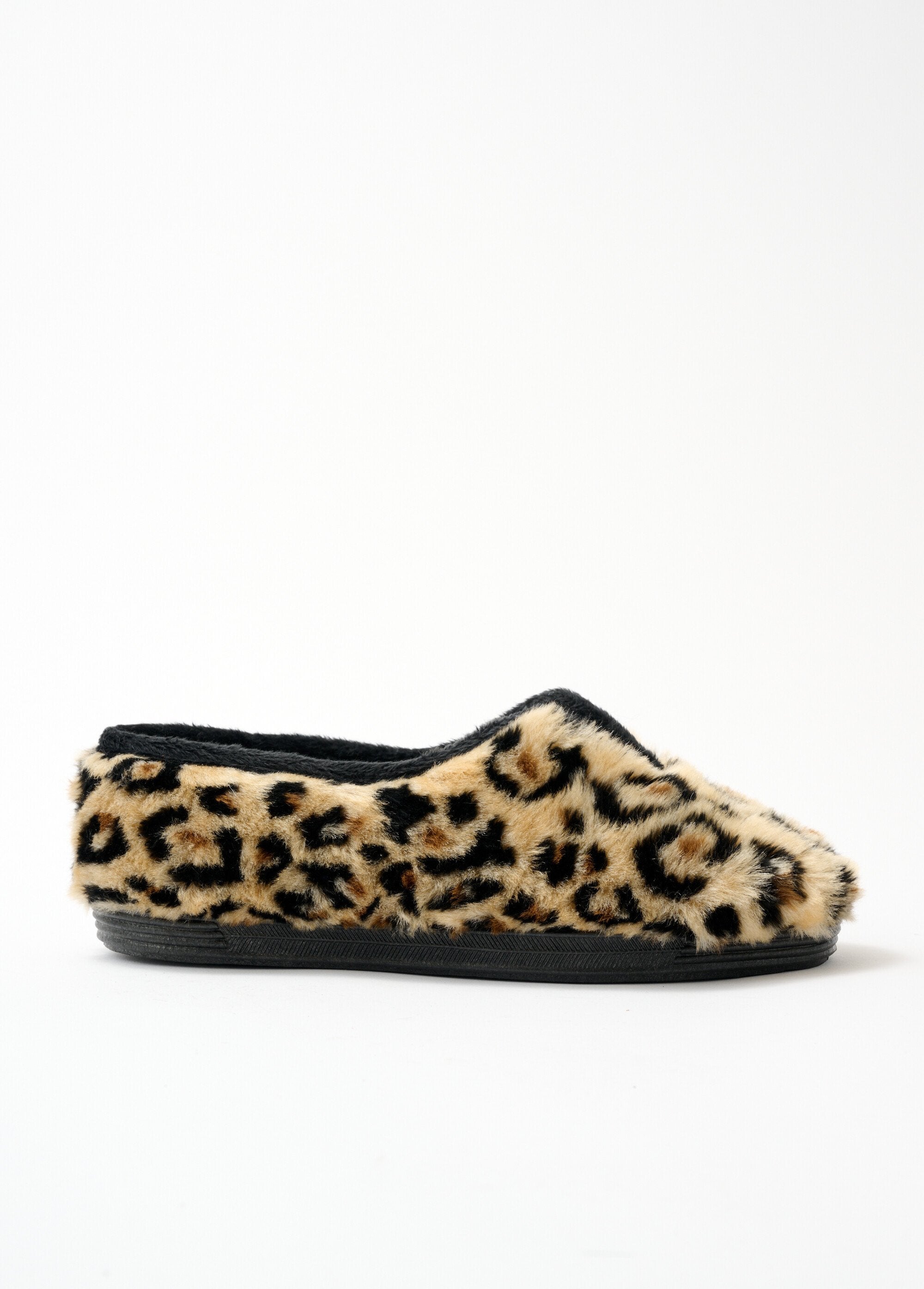 Wide_slip-on_slippers_Leopard_print_DR1_slim