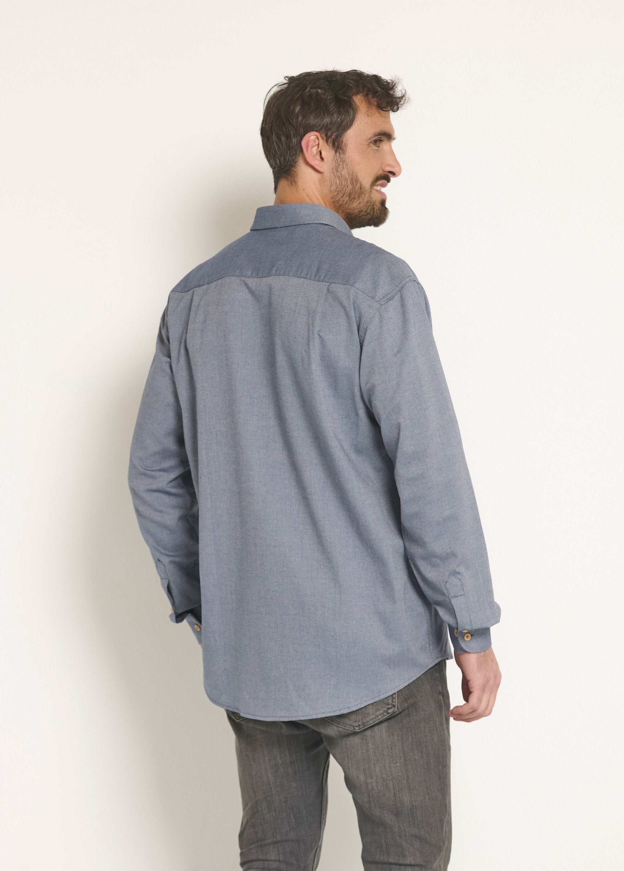 Long-sleeved_embossed_cotton_shirt_Blue_DO1_slim