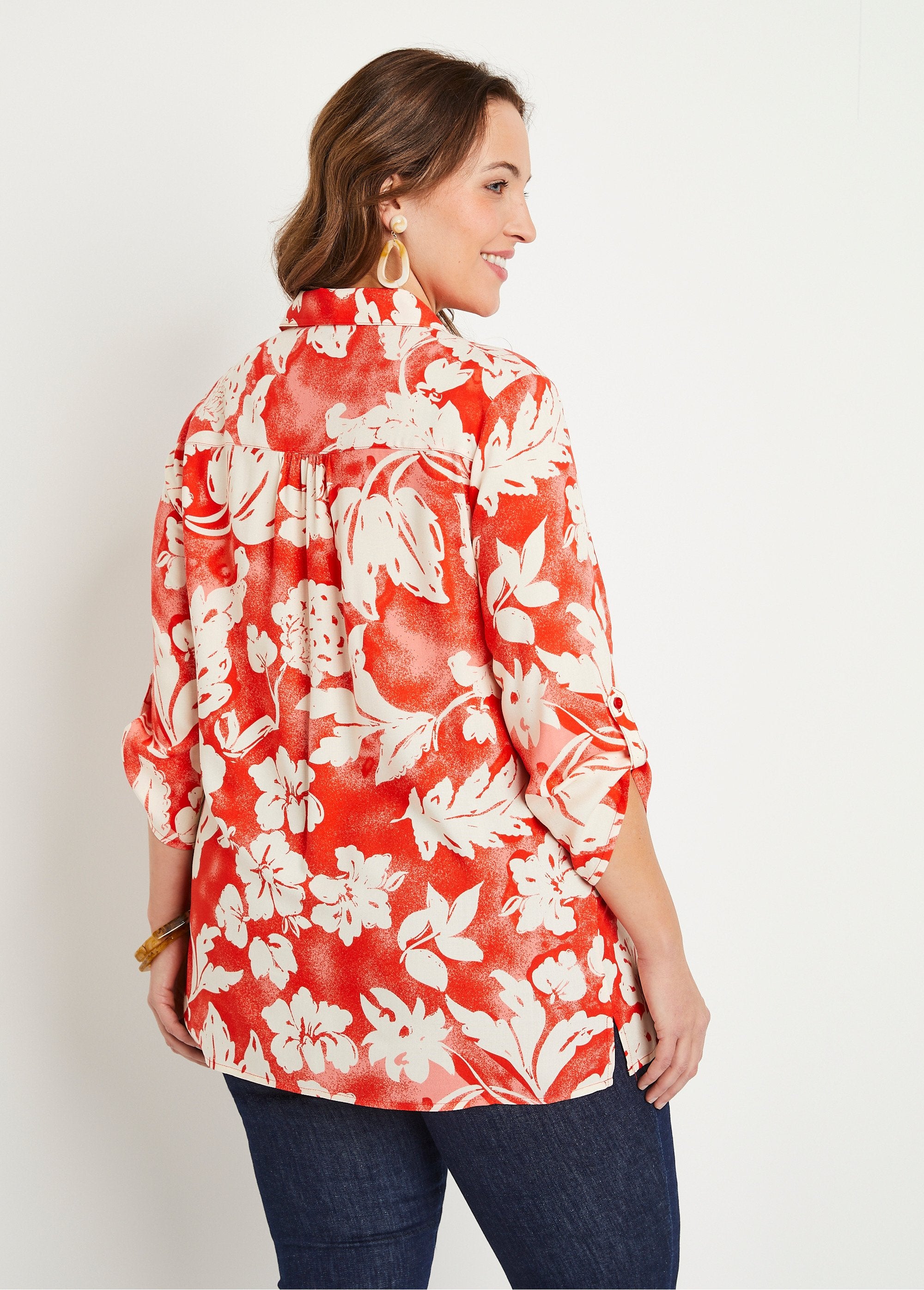 Loose_long_floral_blouse_Red_and_white_DO1_curvy