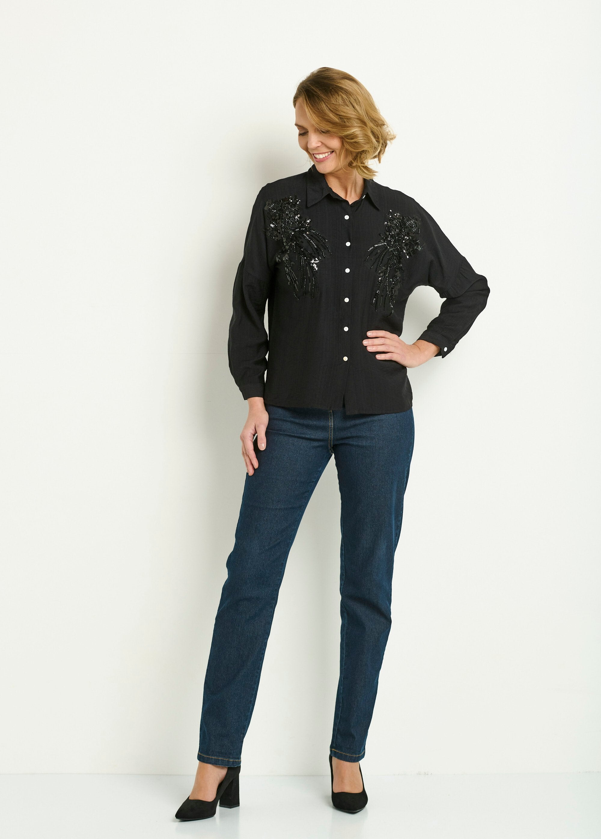 Blouse_with_pearl_and_sequin_embroidery_Black_SF1_slim