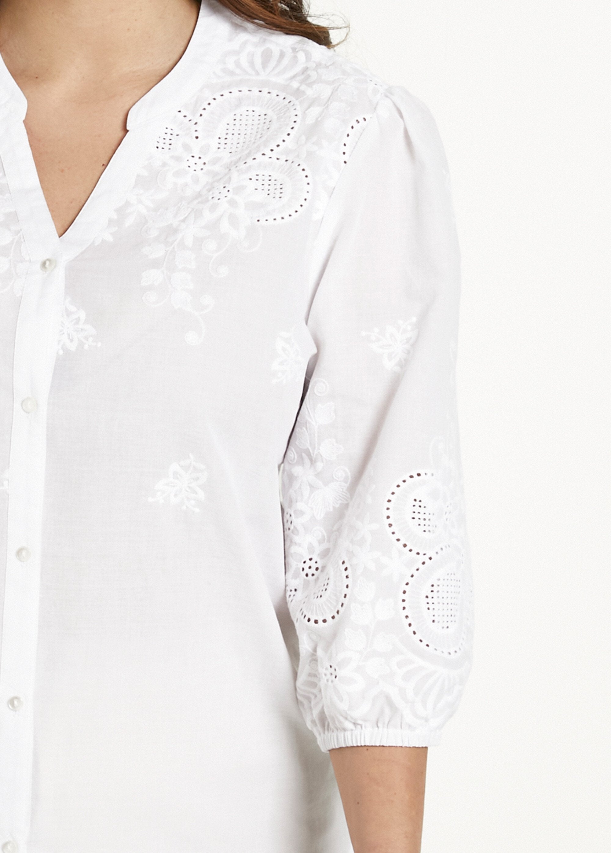 Long_embroidered_cotton_blouse_with_3/4_sleeves_White_DE1_curvy