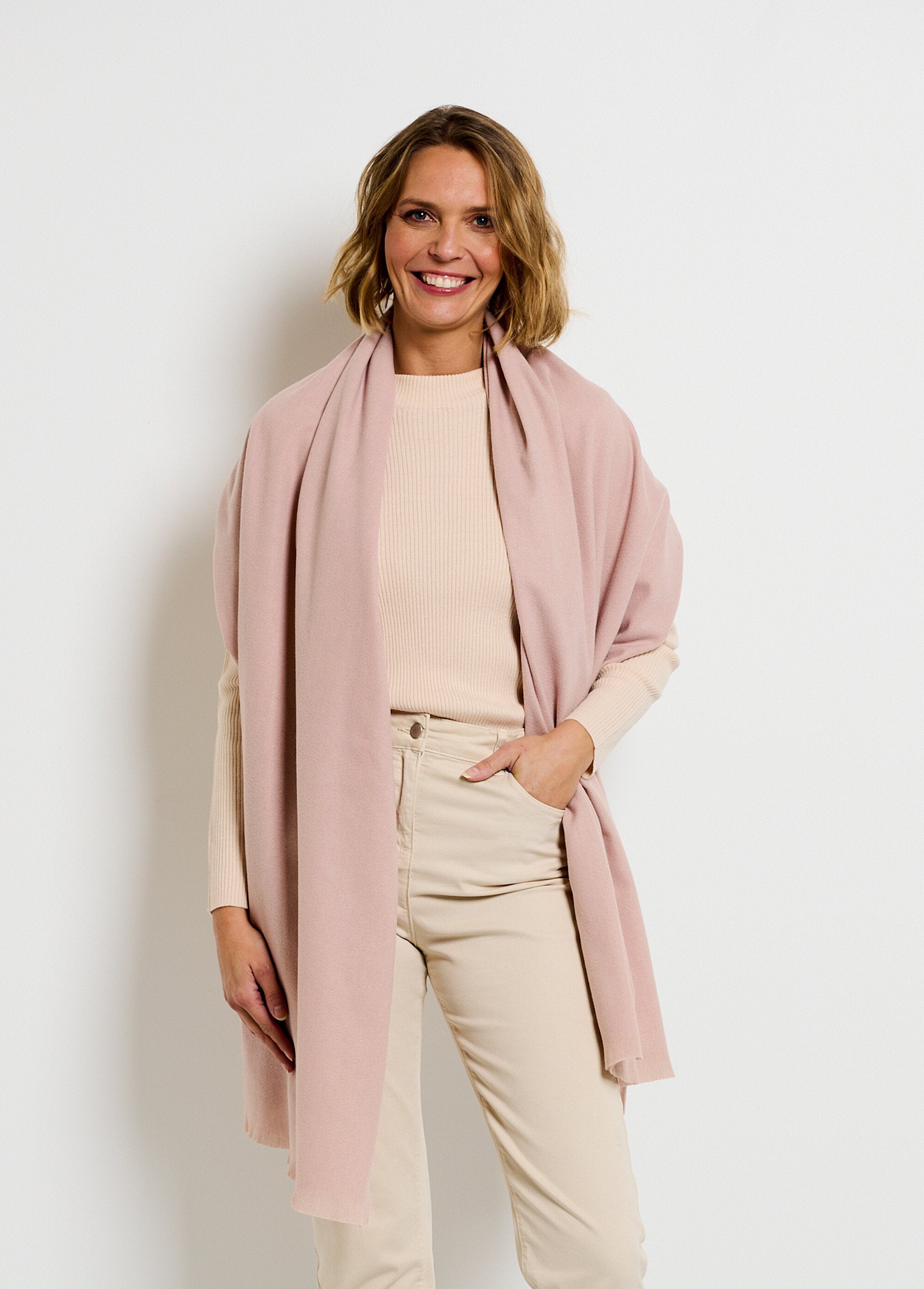 Echarpe_tendance_chaude_petites_franges_Rose_nude_FA2_slim