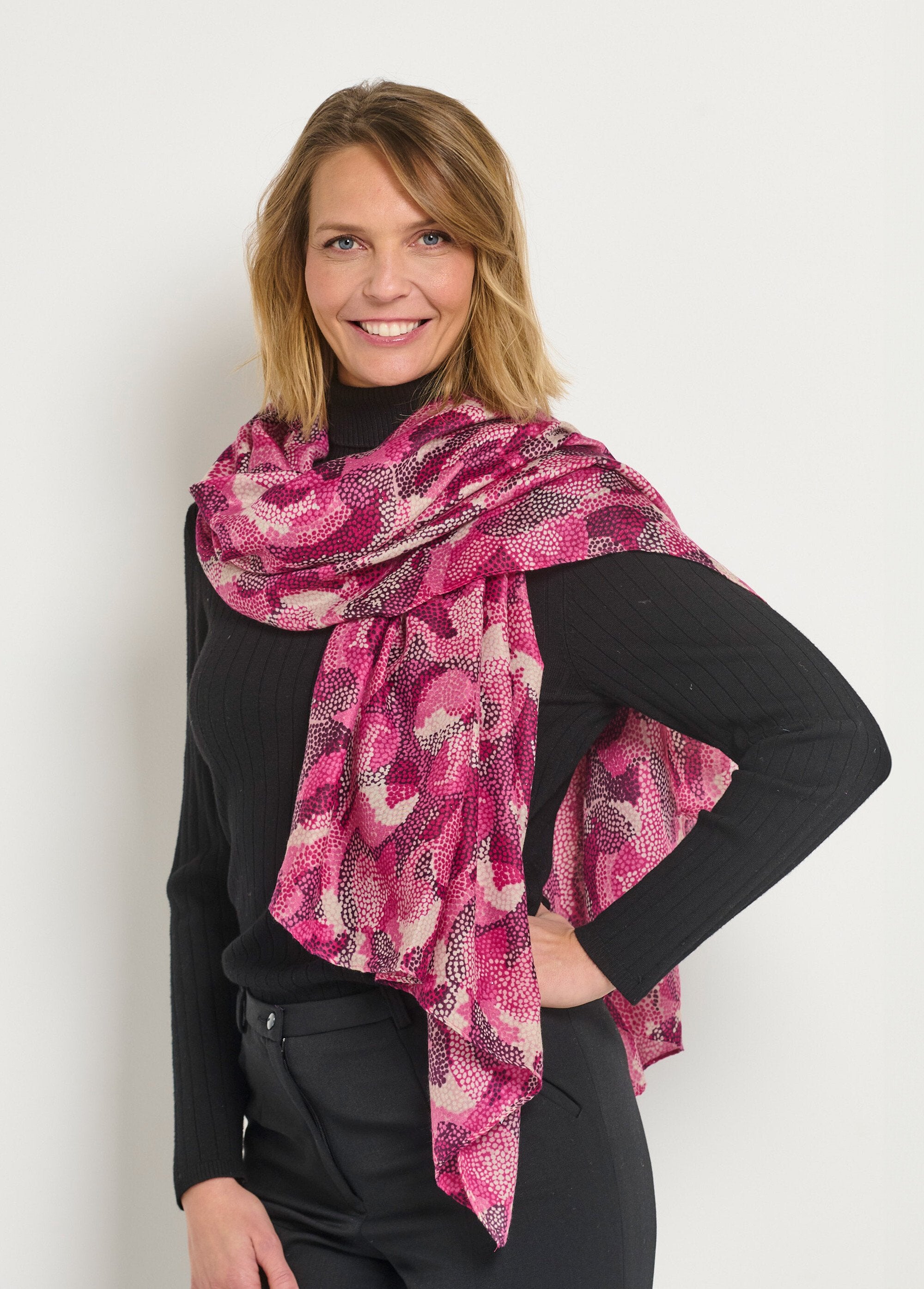 Glitter_pattern_printed_scarf_Fuchsia_GA1_slim