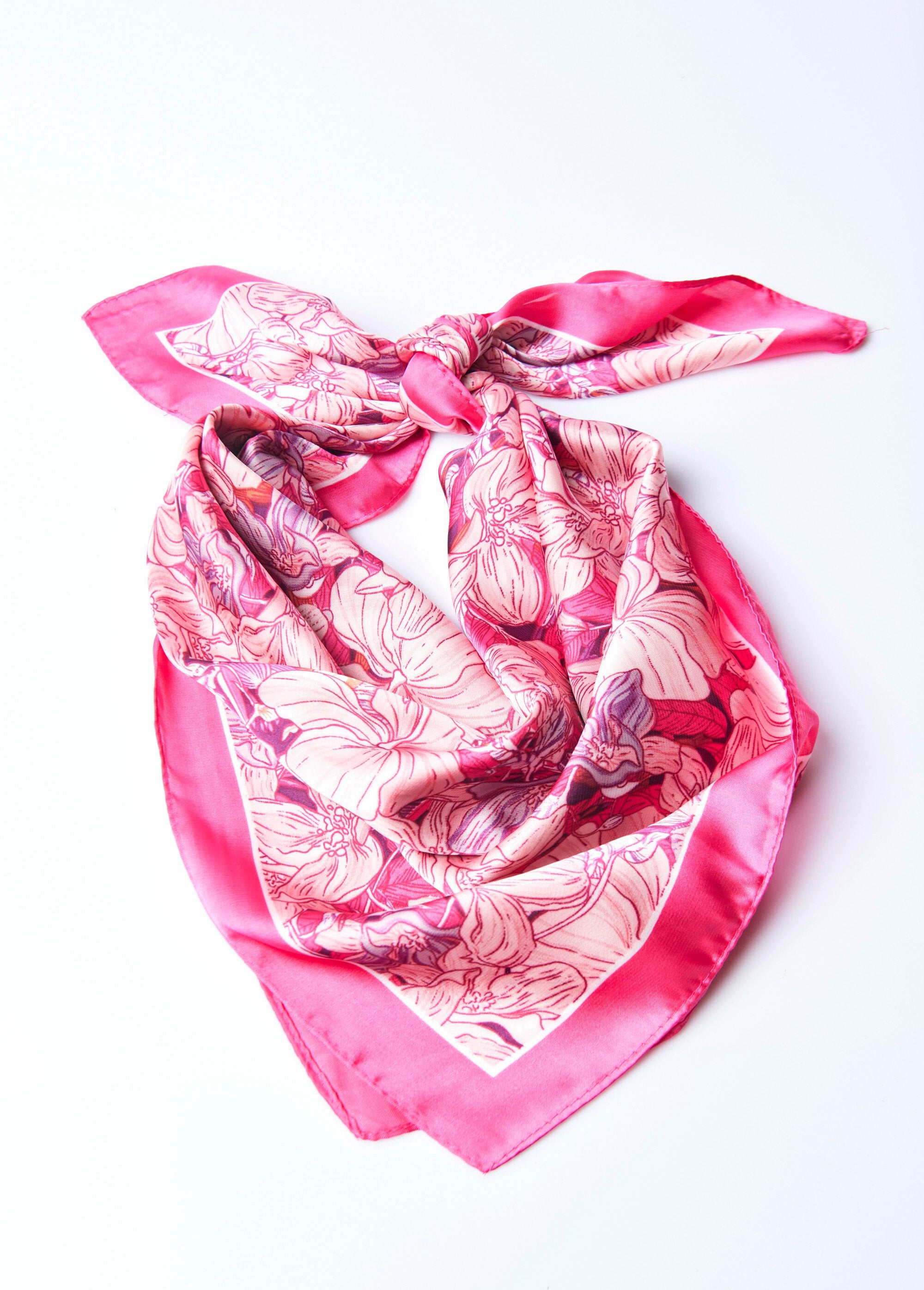 Floral_pattern_scarf_with_satin_look_Rose_prints_FA1_slim