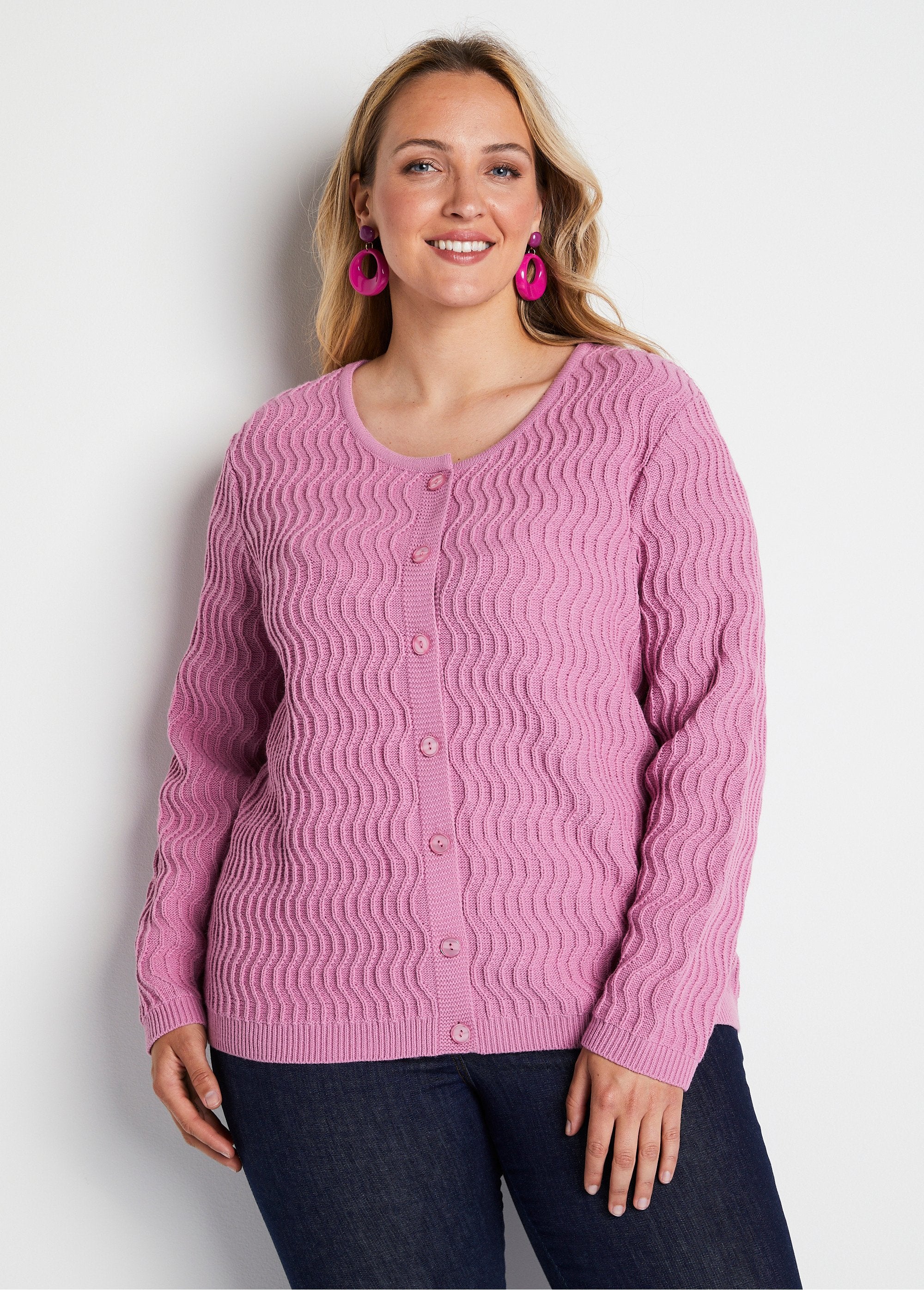 Short_fancy_knit_buttoned_cardigan_Old_pink_FA1_curvy