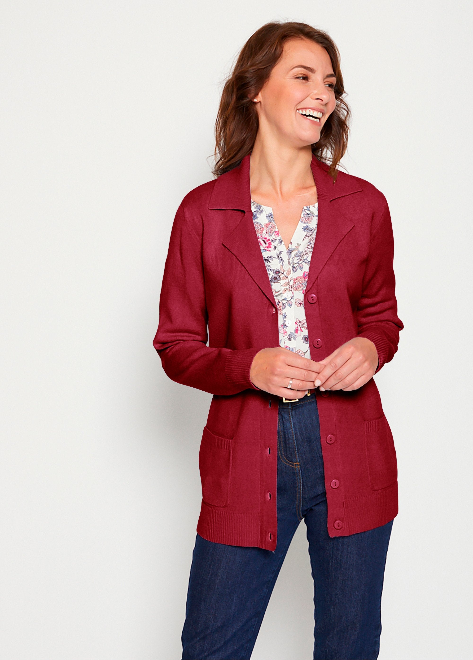 Mid-length_buttoned_cardigan_with_tailored_collar_Bordeaux_FA1_slim