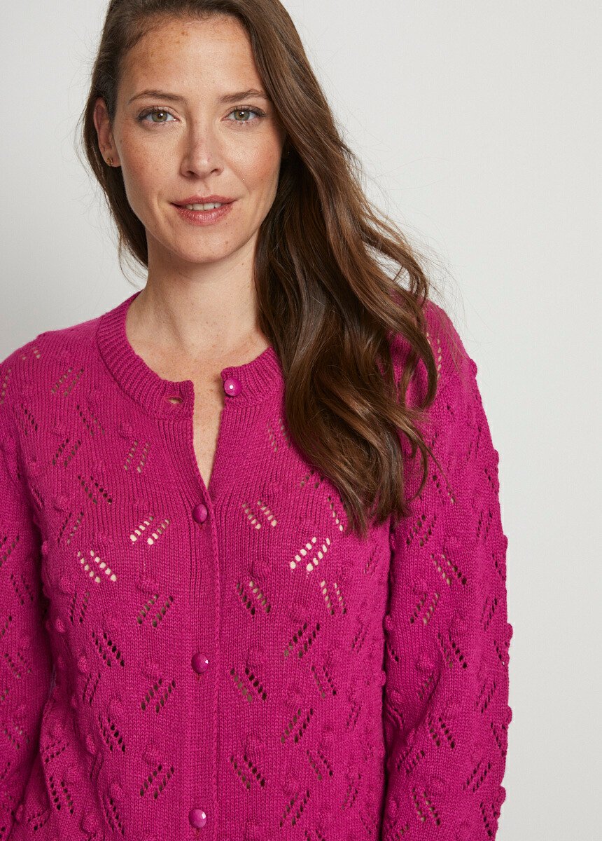 Short_buttoned_cardigan_cardigan_in_ball_knit_Cassis_DE1_slim