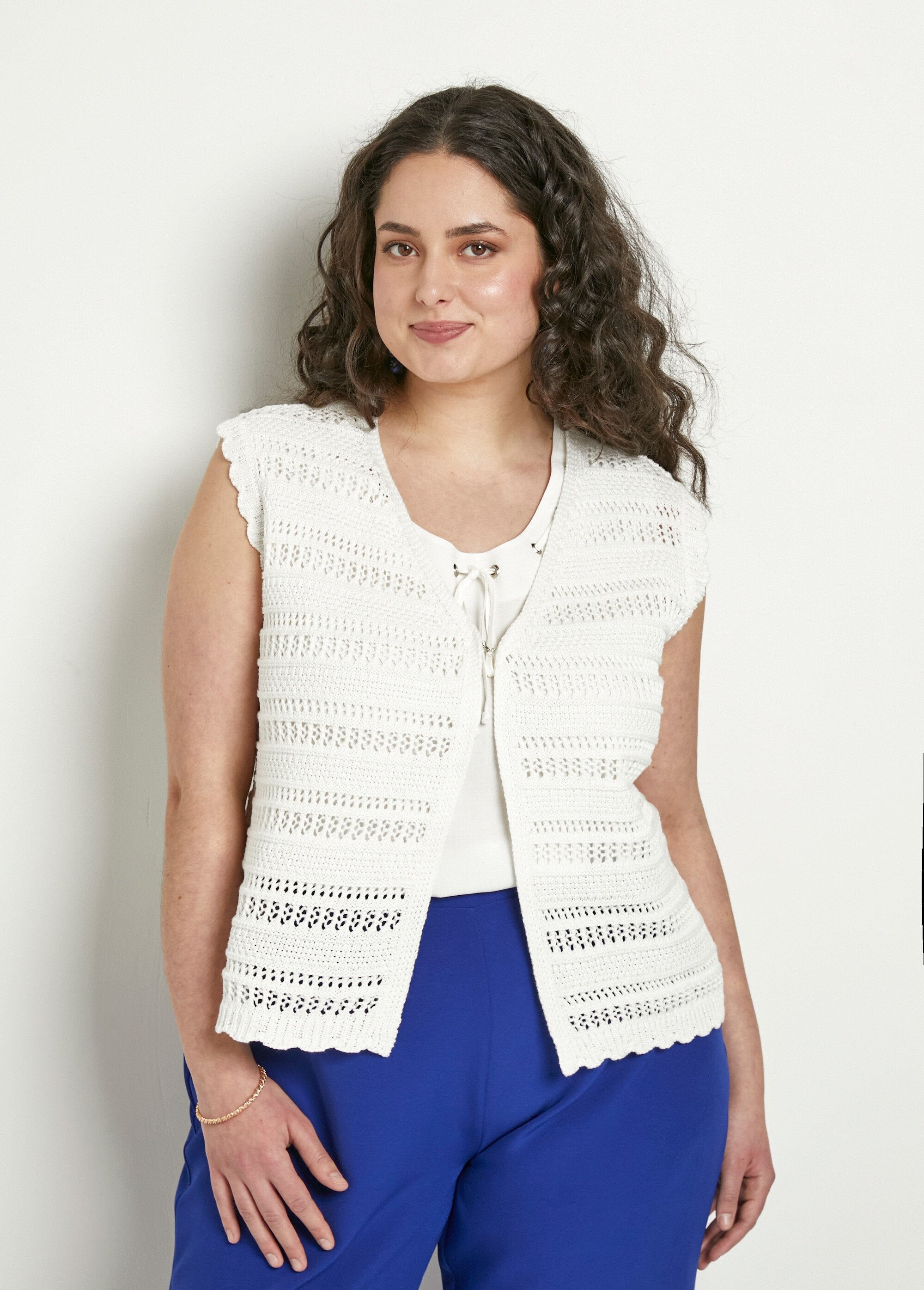 Short_sleeveless_openwork_V-neck_ecru_vest_Ecru_FA1_curvy