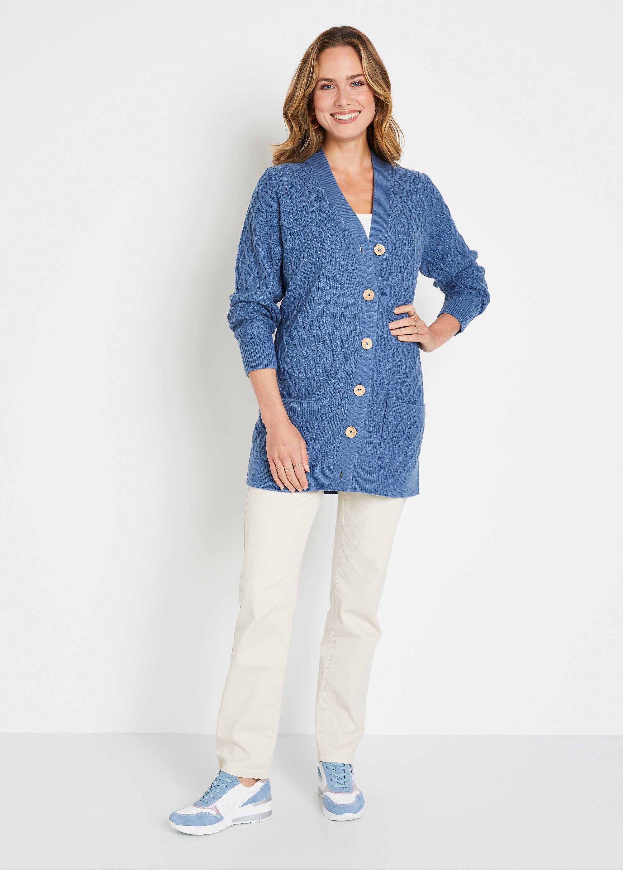 Long_buttoned_V-neck_cardigan_Blue_SF1_slim