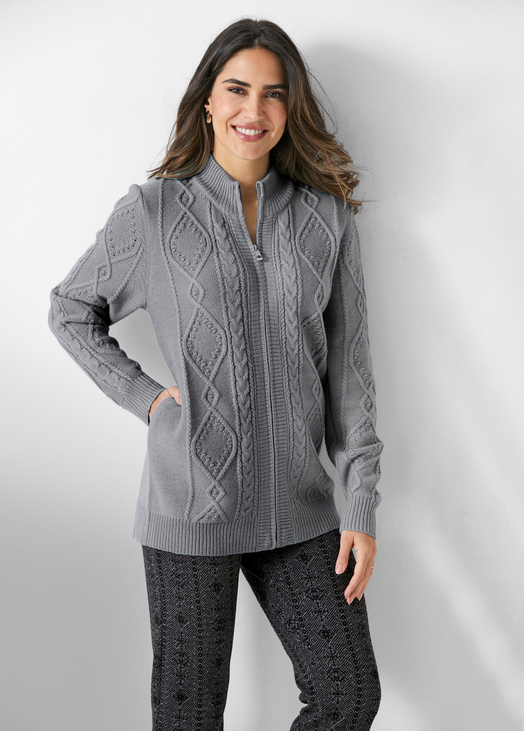 Warm_zipped_cardigan_with_cable_high_collar_Gray_FA1_slim