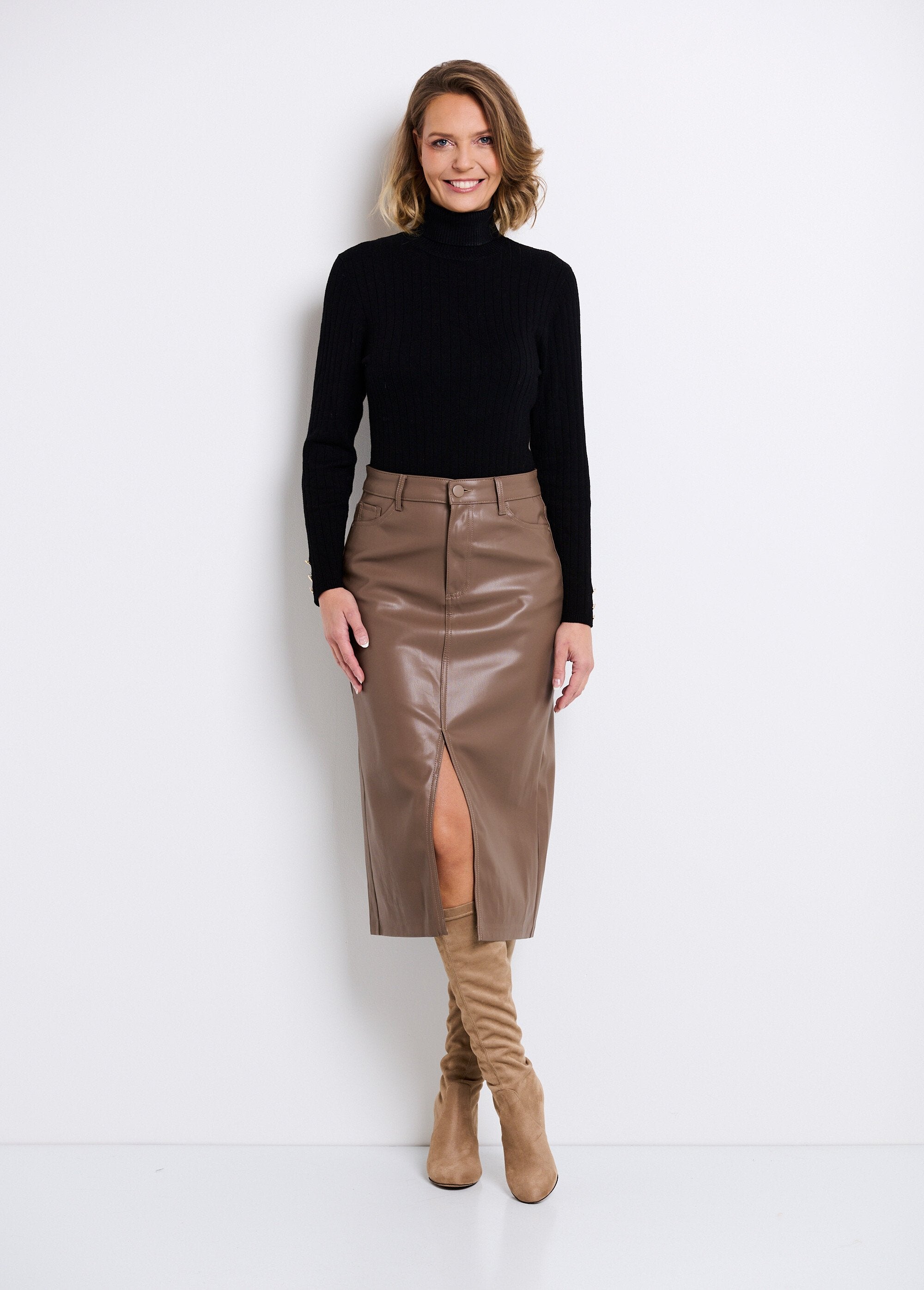 Faux_Leather_Slit_Long_Skirt_Mole_SF1_slim