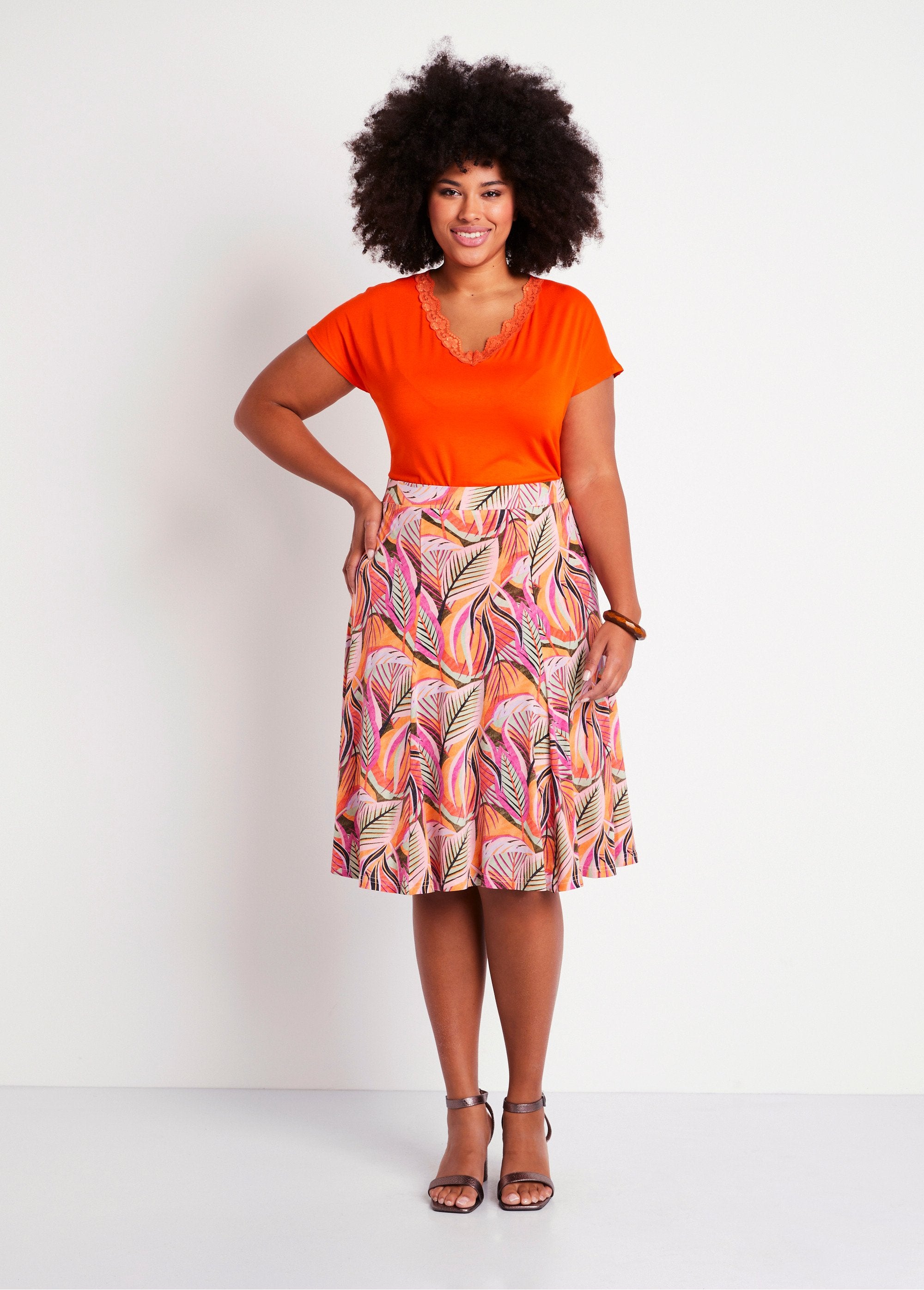 Mid-length_flared_mesh_skirt_Orange_and_fuchsia_SF1_curvy