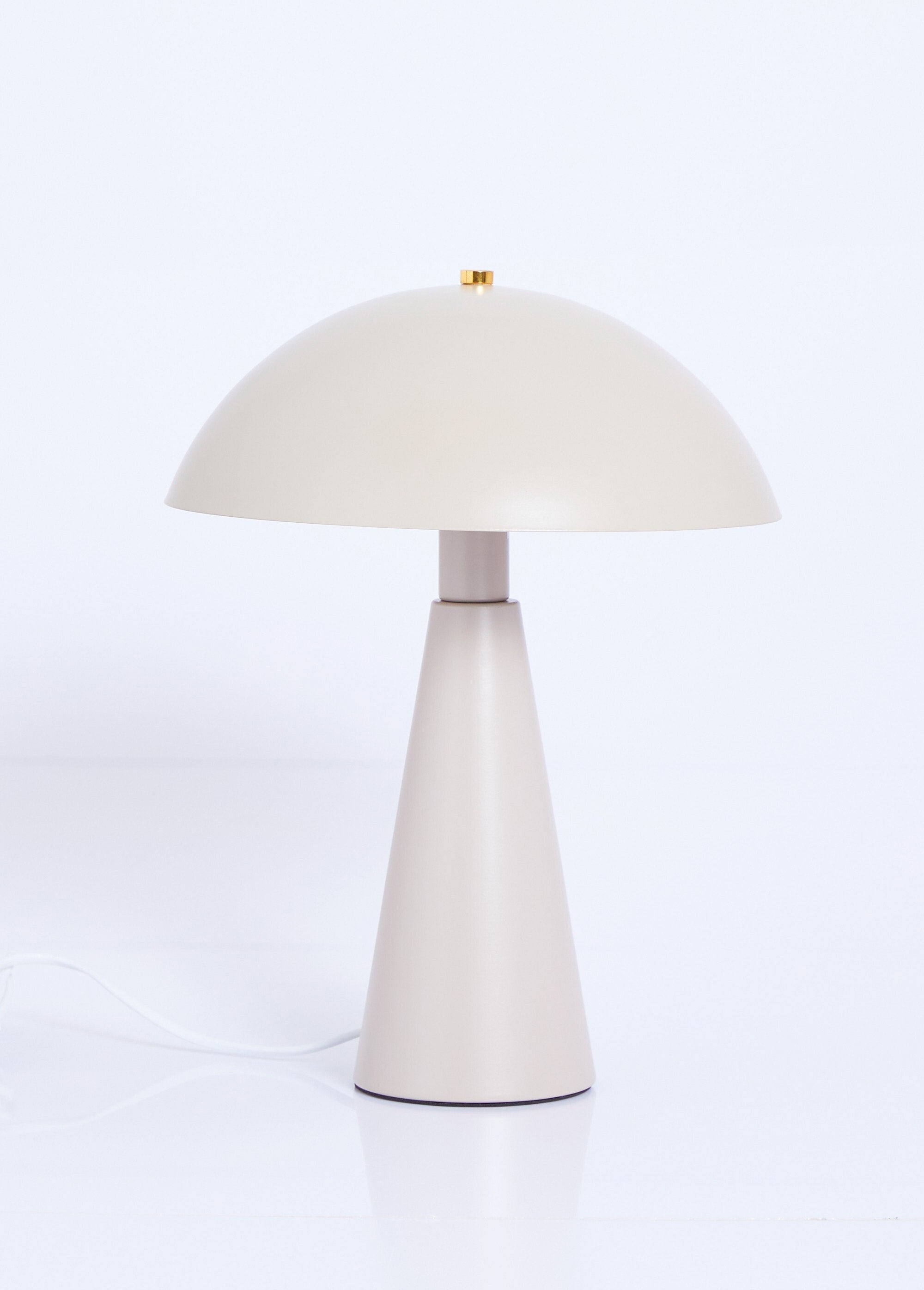 Metal_table_lamp_with_a_conical_base_Mole_FA1_slim