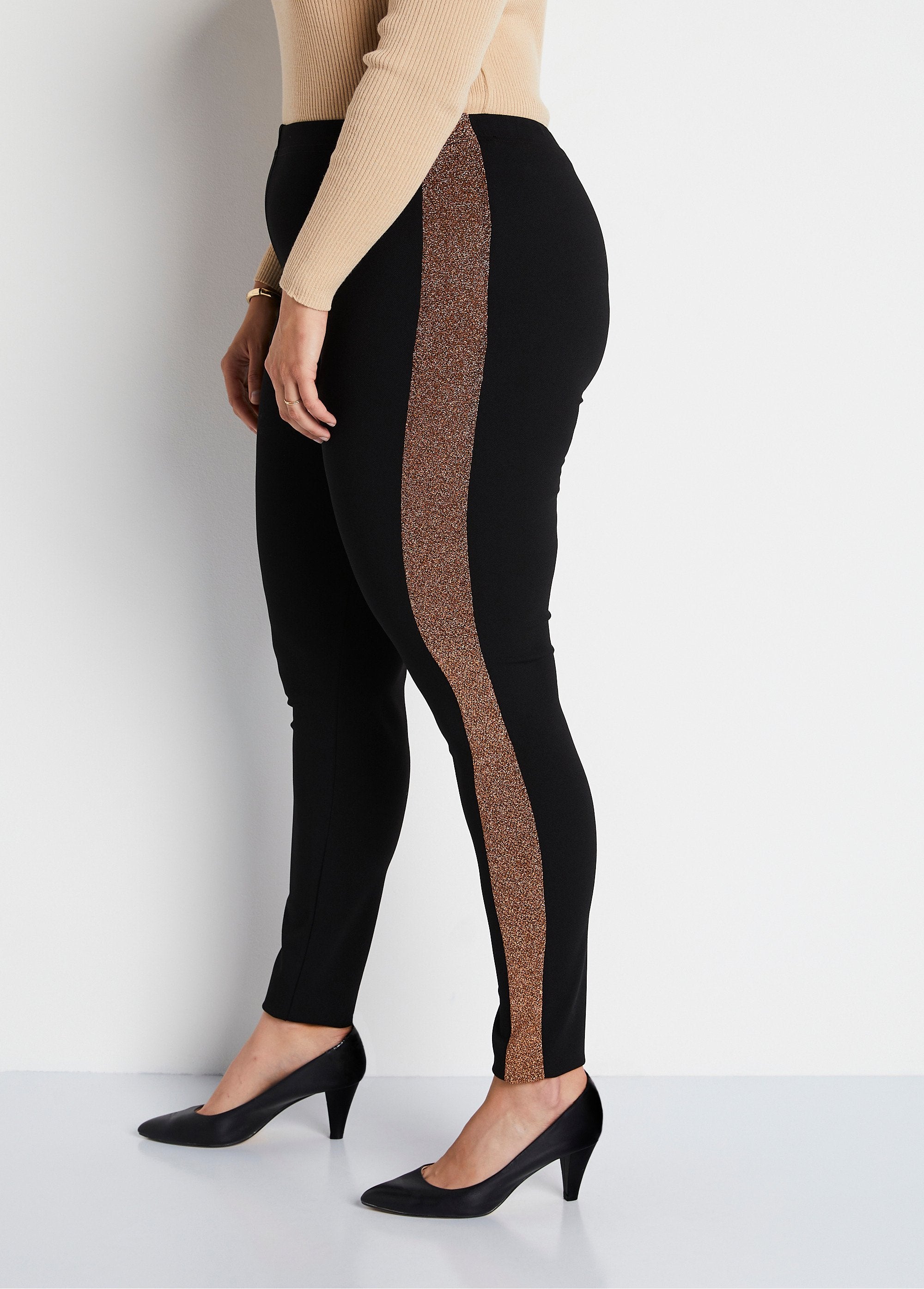 Leggings_with_elasticated_waist_and_shiny_sides_Black_DR1_curvy