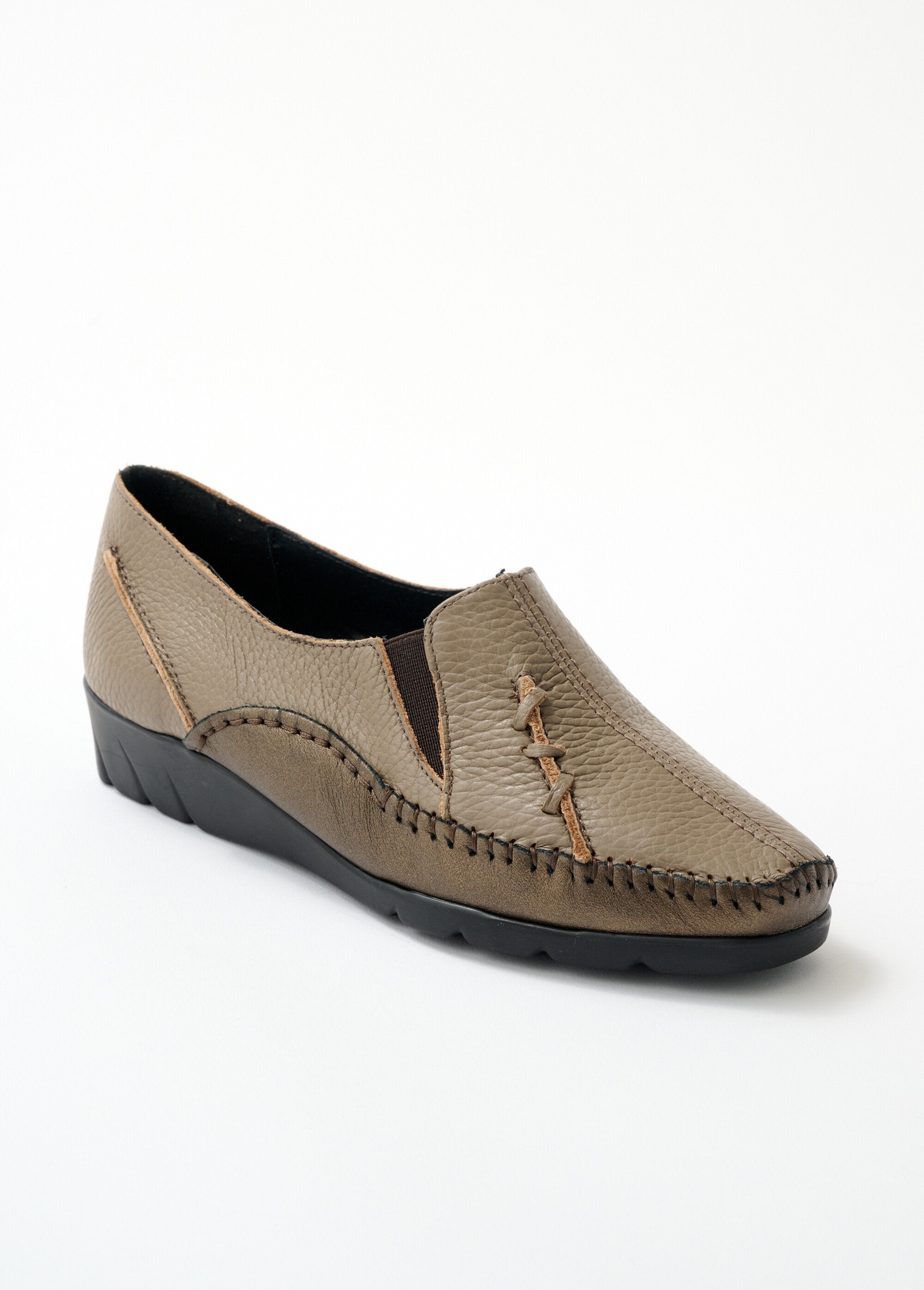 Bi-material_leather_moccasin_Mole_FA1_slim