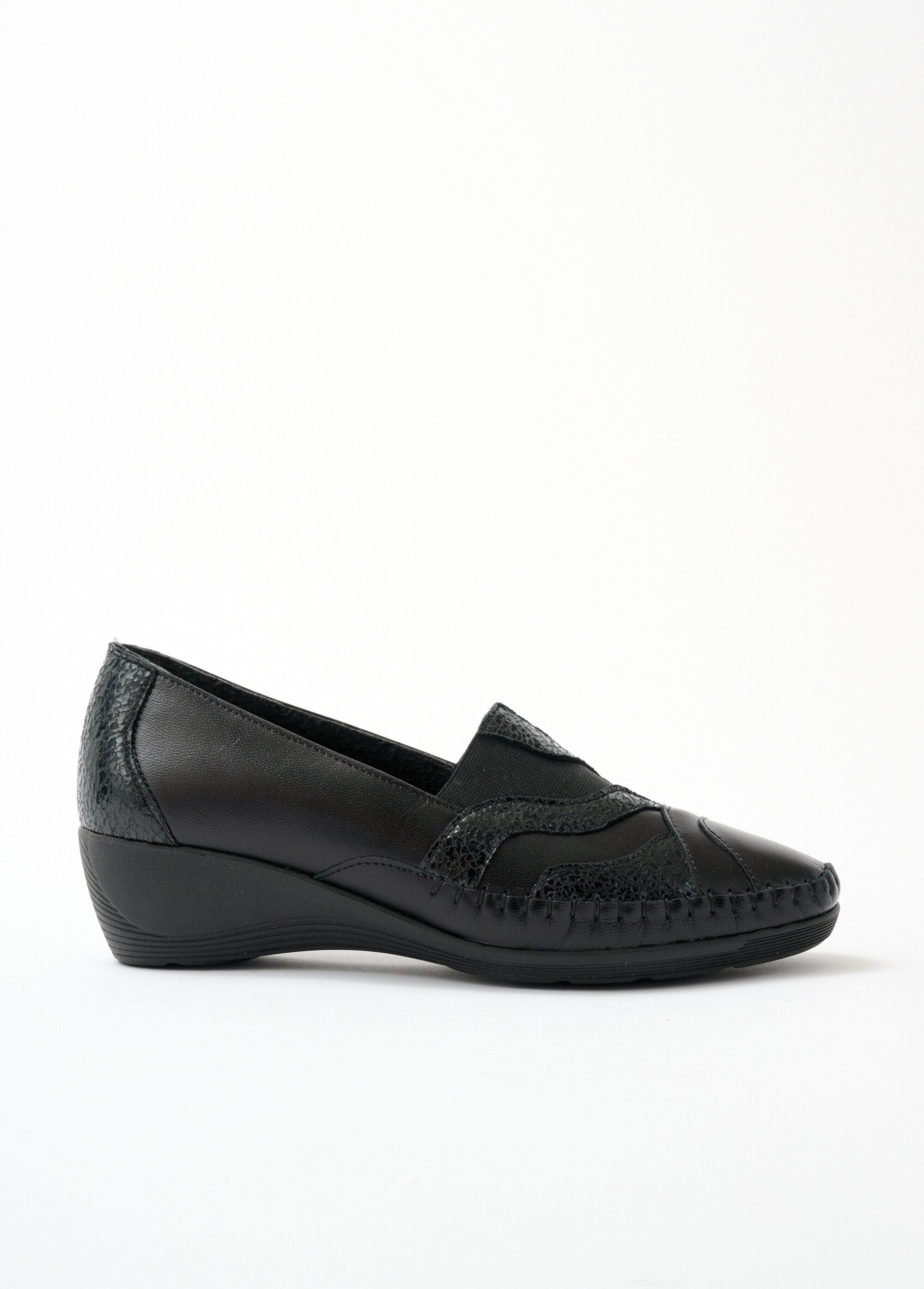 Fancy_comfort_width_leather_moccasins_Black_DR1_slim