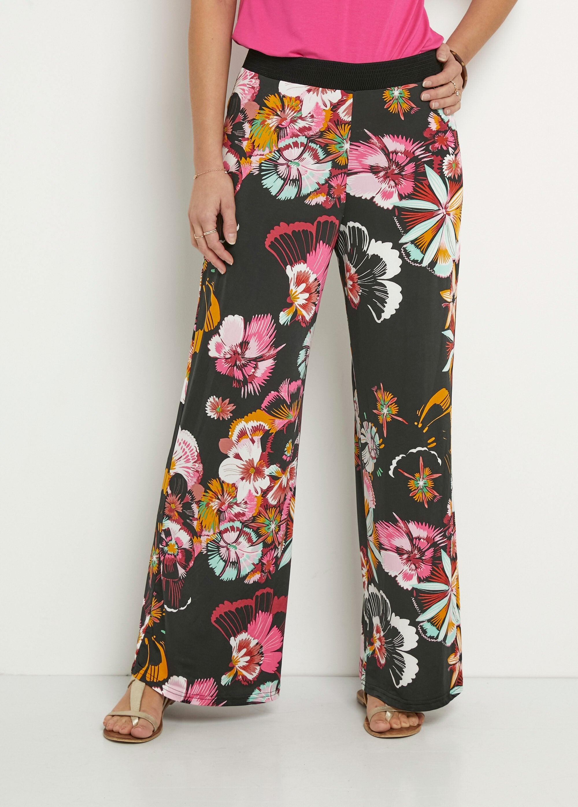 Wide_stretch_pants_with_floral_print_Black_prints_FA1_slim