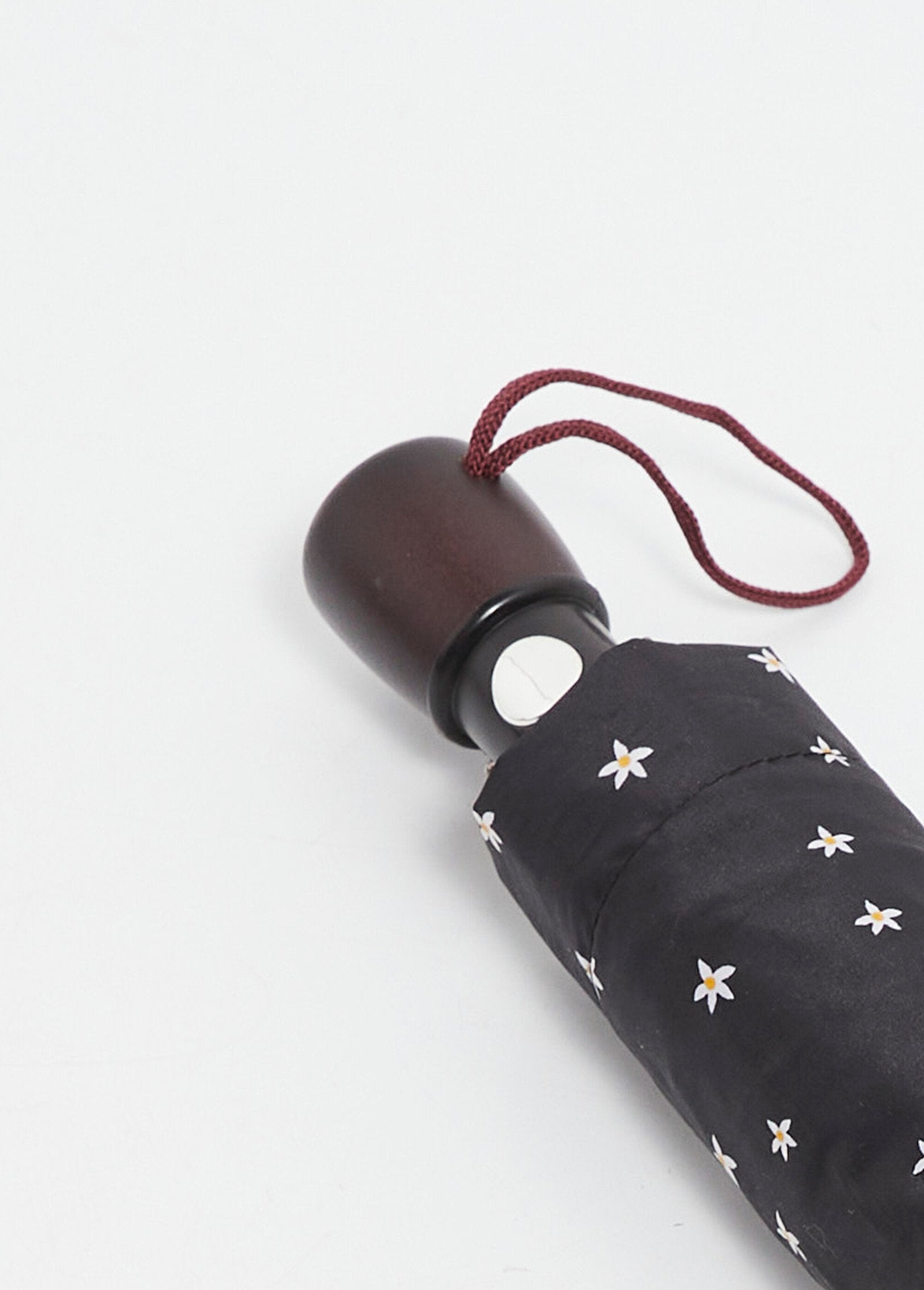 Automatic_fancy_folding_umbrella_Black_white_stars_DE2_slim