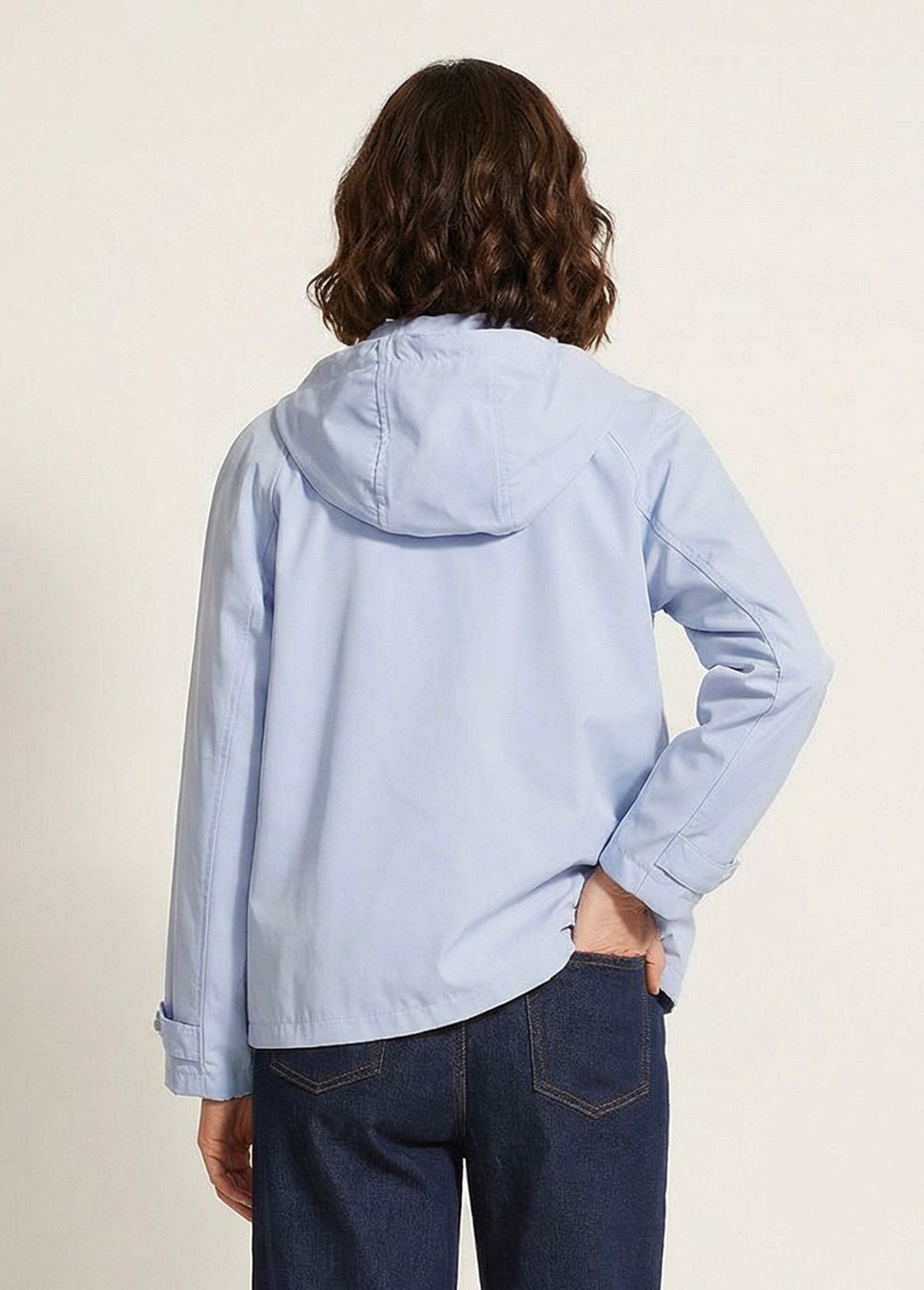 Parka_courte_légère_déperlante_Ciel_DO1_slim